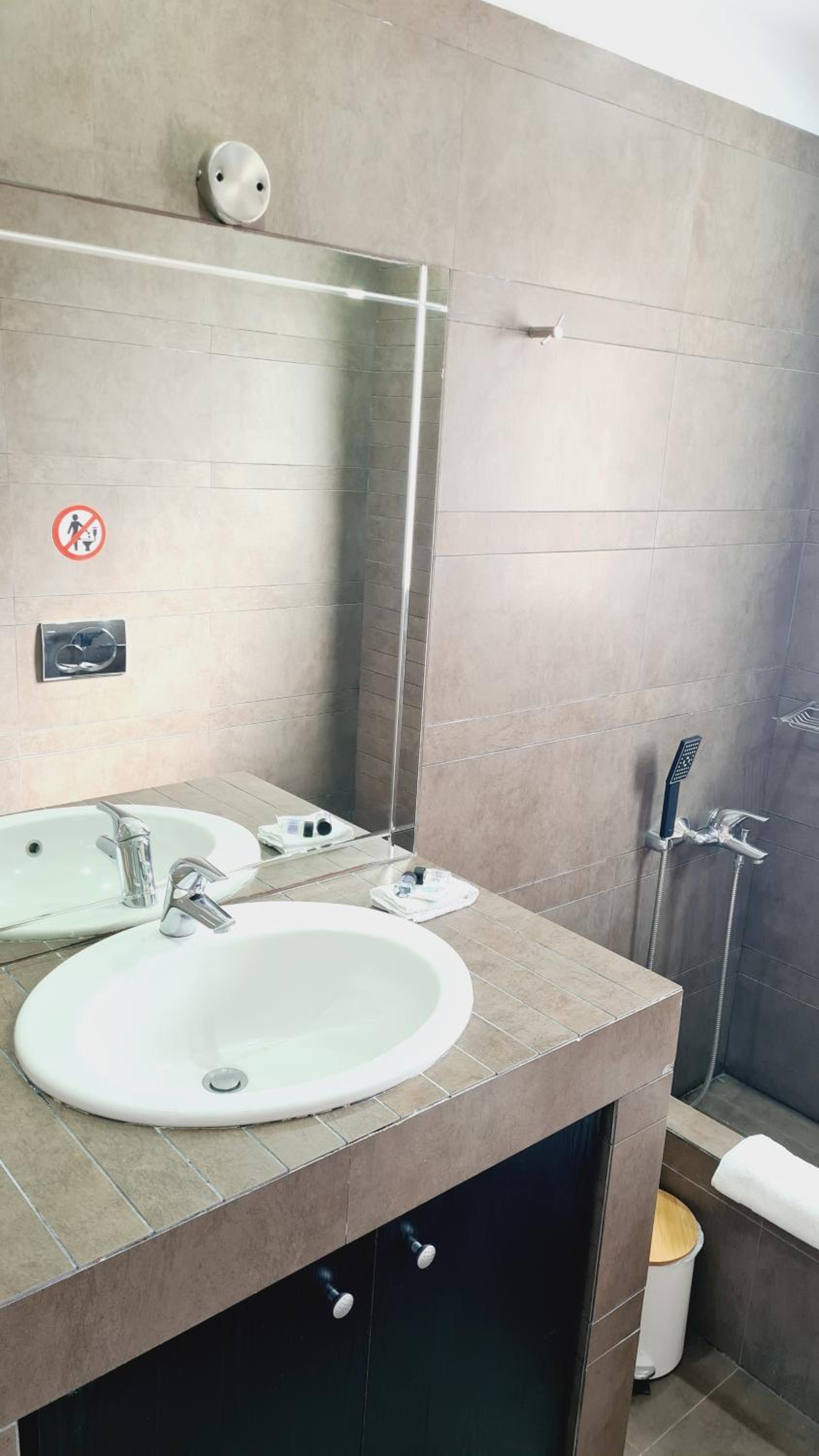 Deluxe Double Room with Balcony and Sea View - Photo 2