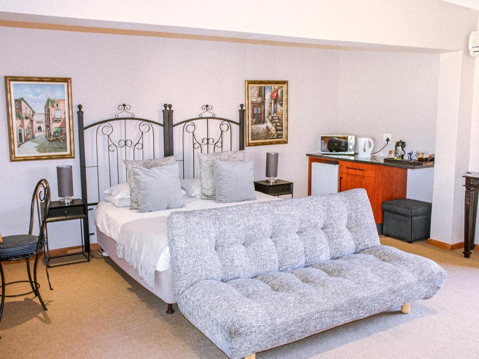 Deluxe Double Room (2 Adults + 1 Child) photo 1