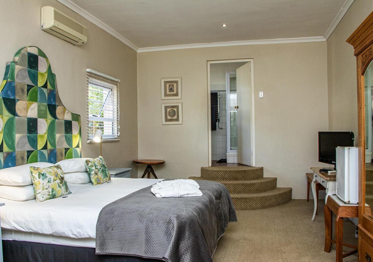 Deluxe King Room - Photo 3