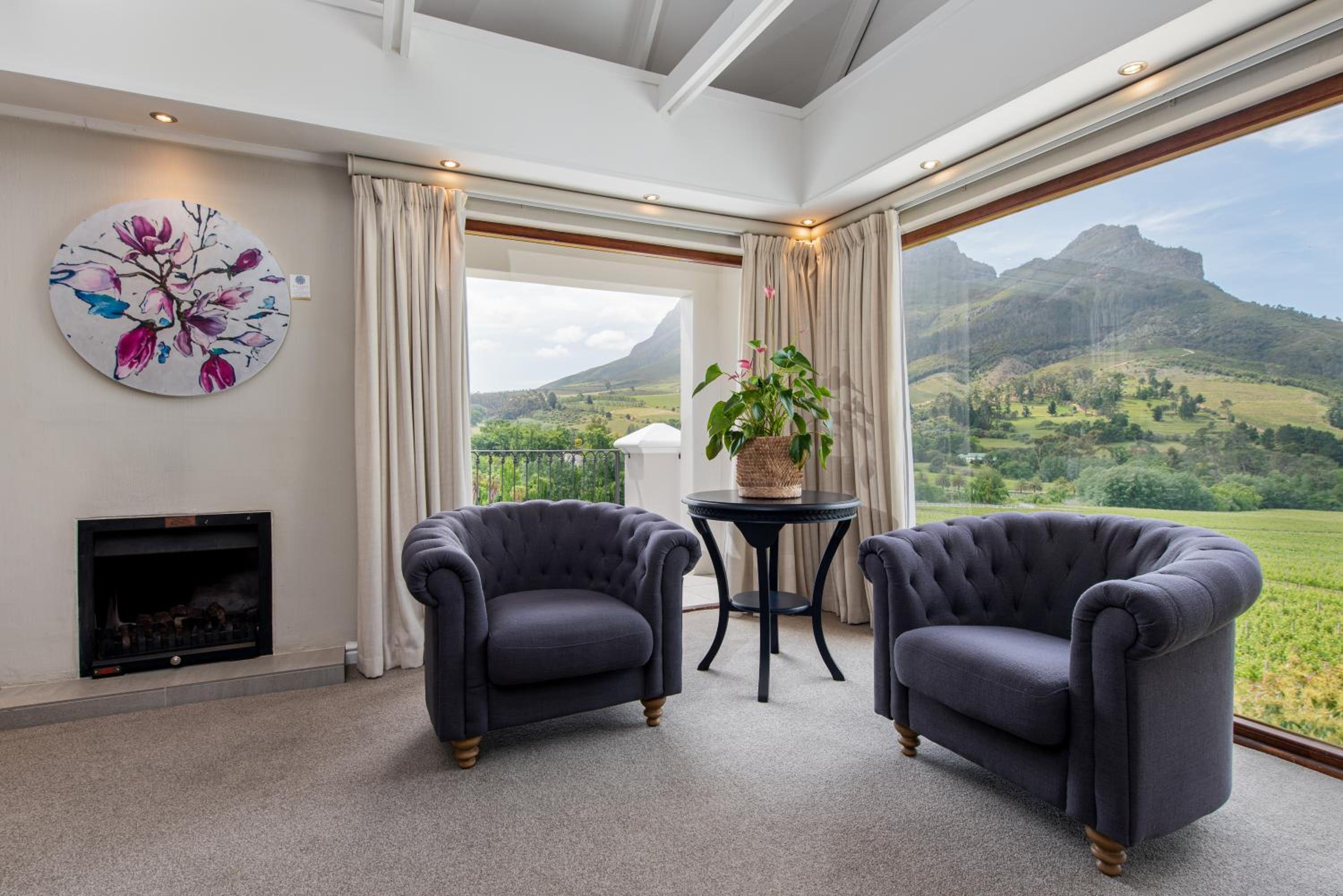 Junior Suite with Mountain View photo 3