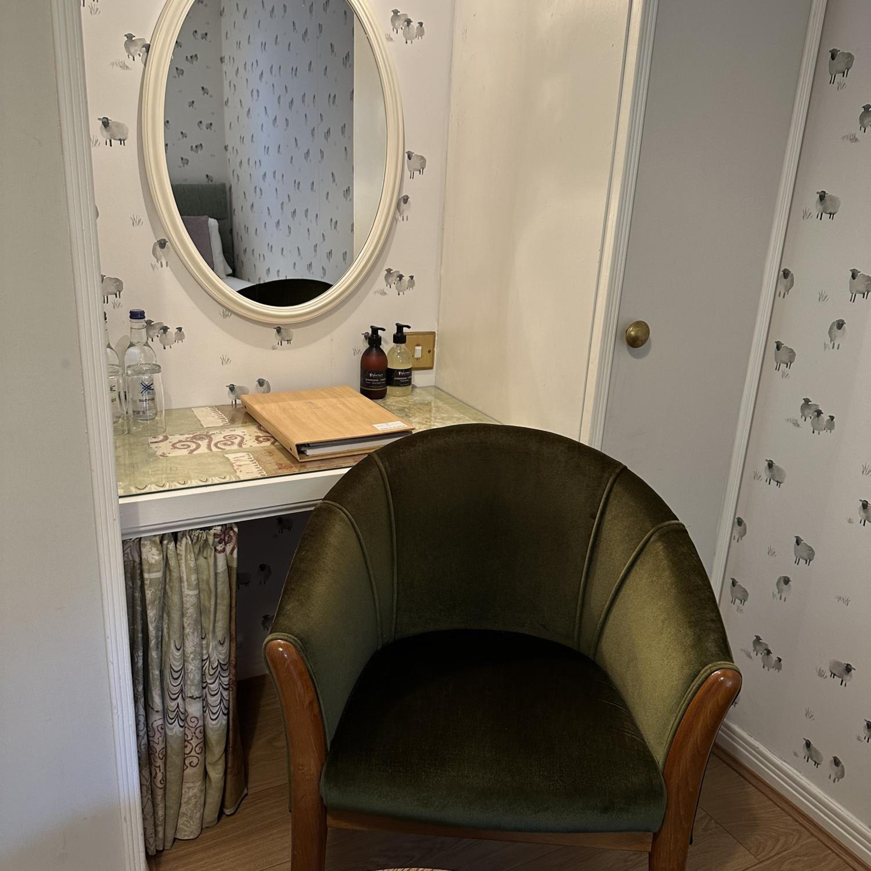 Small Twin Room photo 1