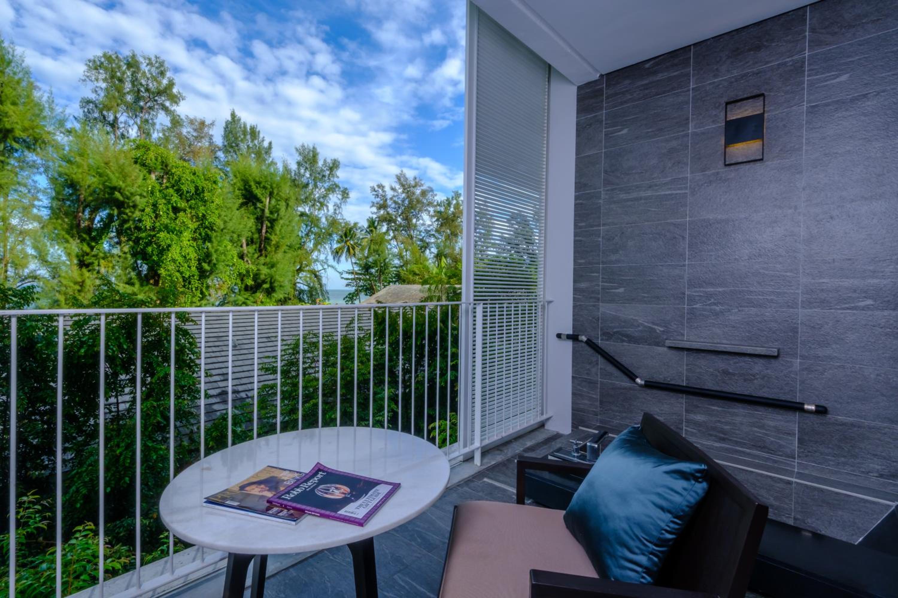 Deluxe Twin Room with Balcony - Photo 5