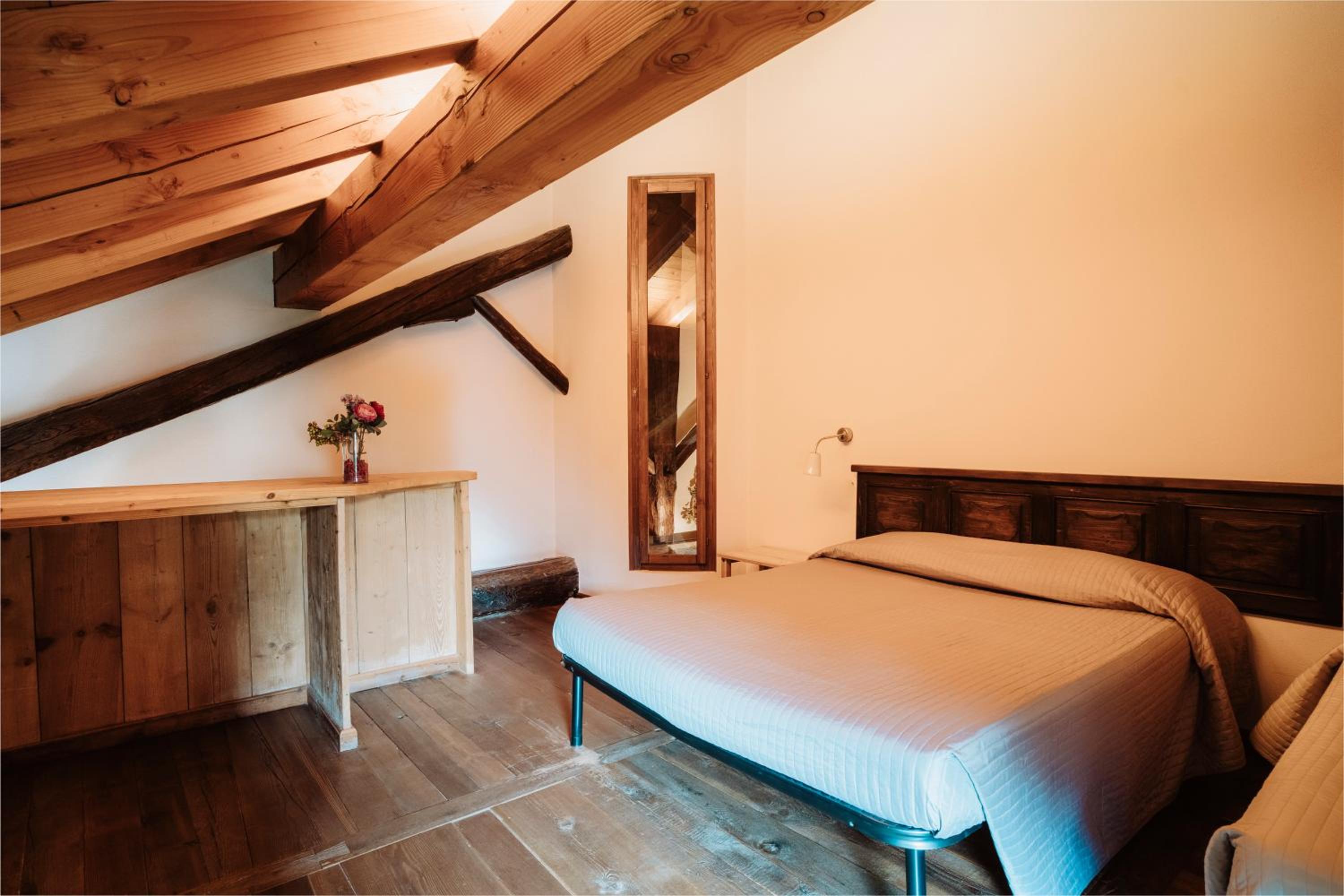 Quadruple Room with Private Bathroom photo 2