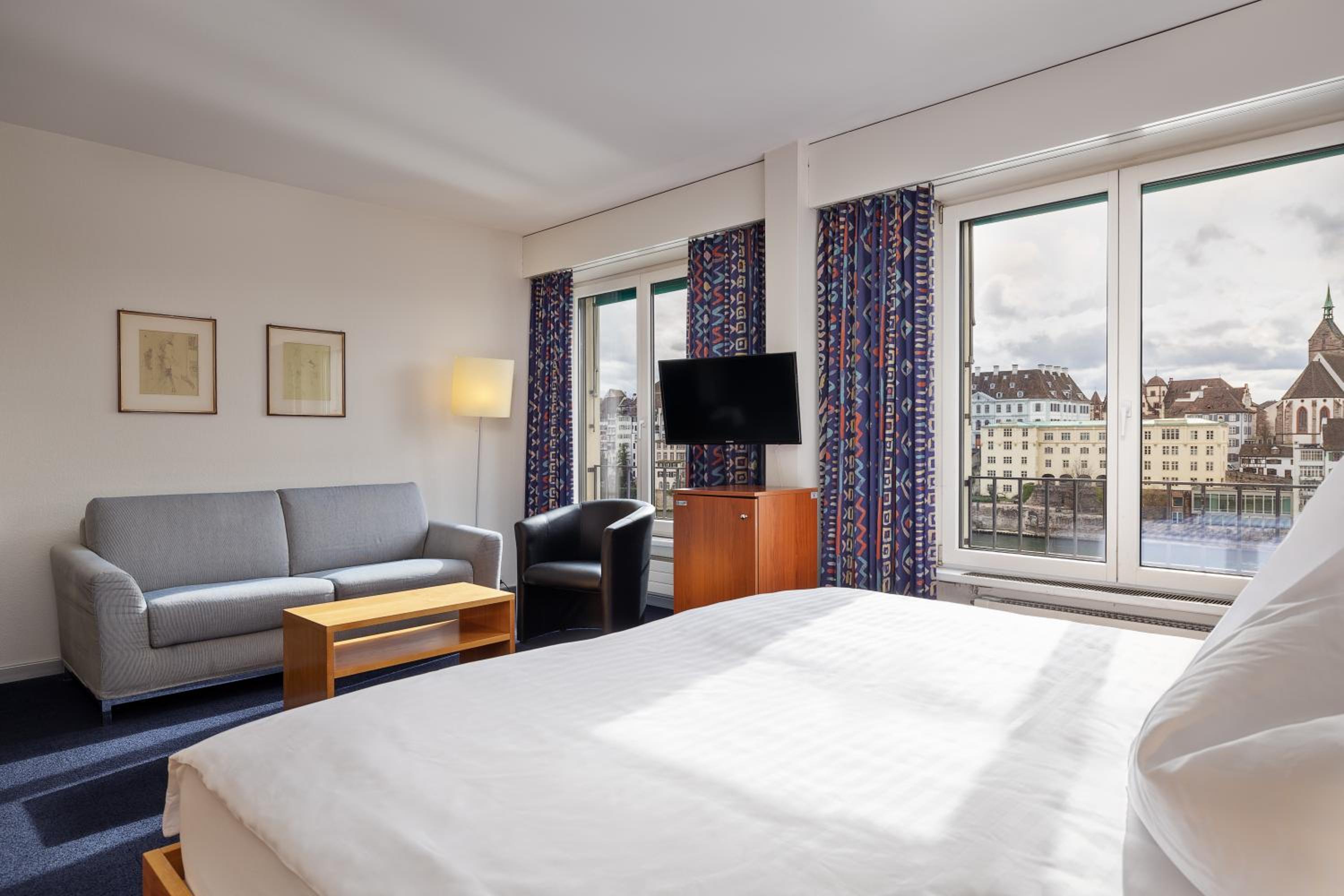 Deluxe Double Room With River View photo 1