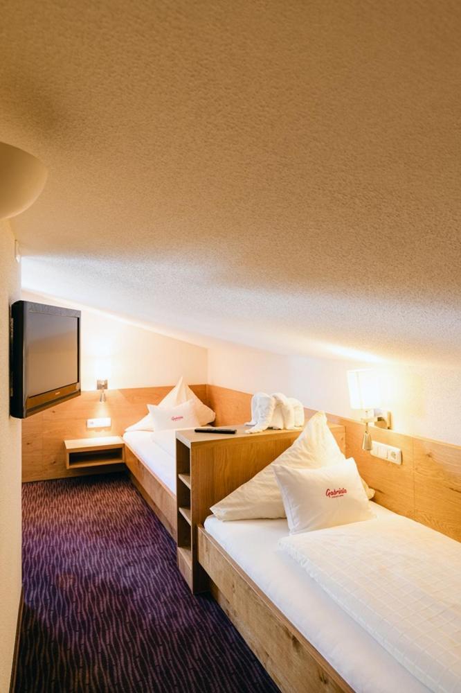Suite with Mountain View - Photo 4