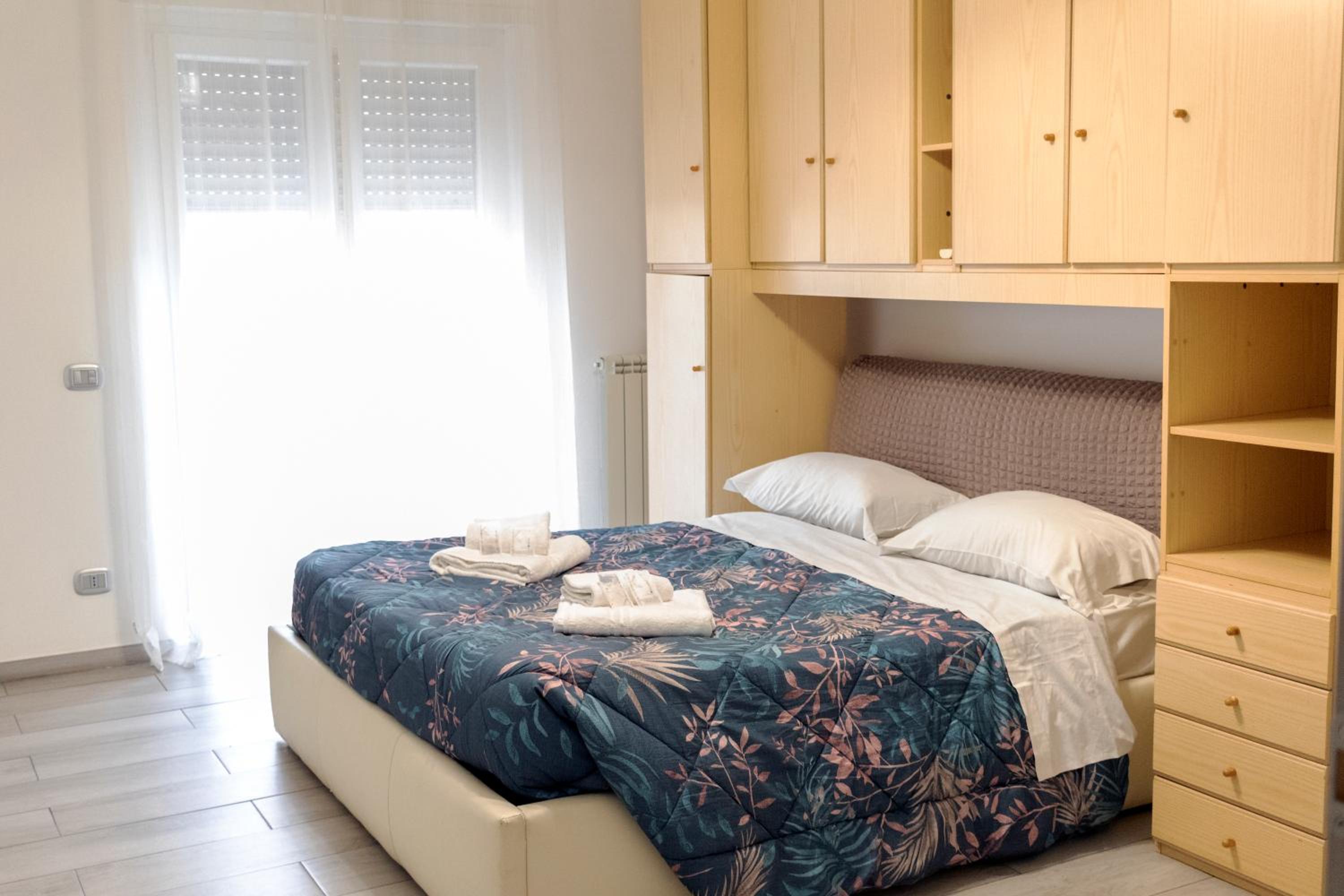 One-Bedroom Apartment - Photo 1