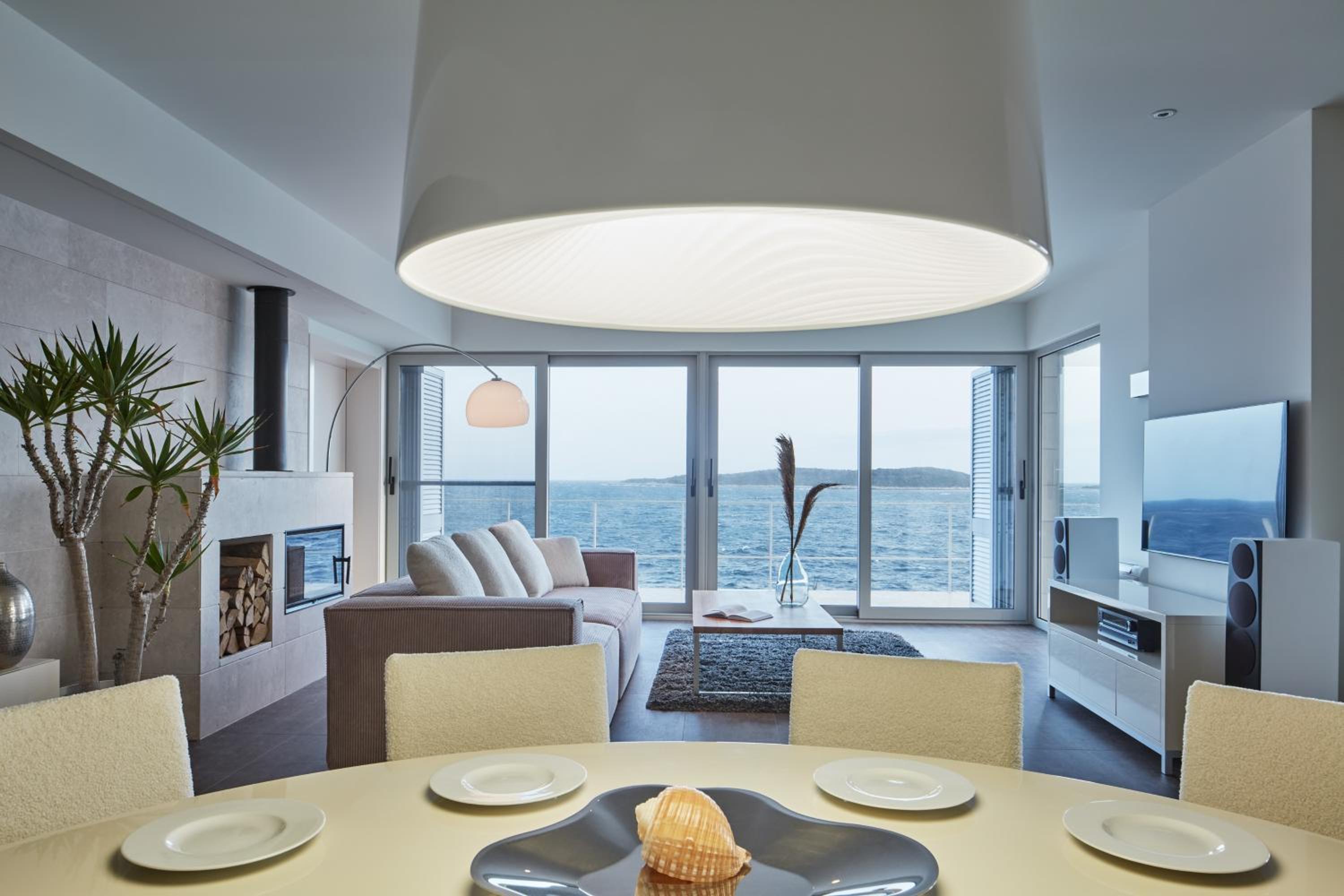 Villa - Beach Front