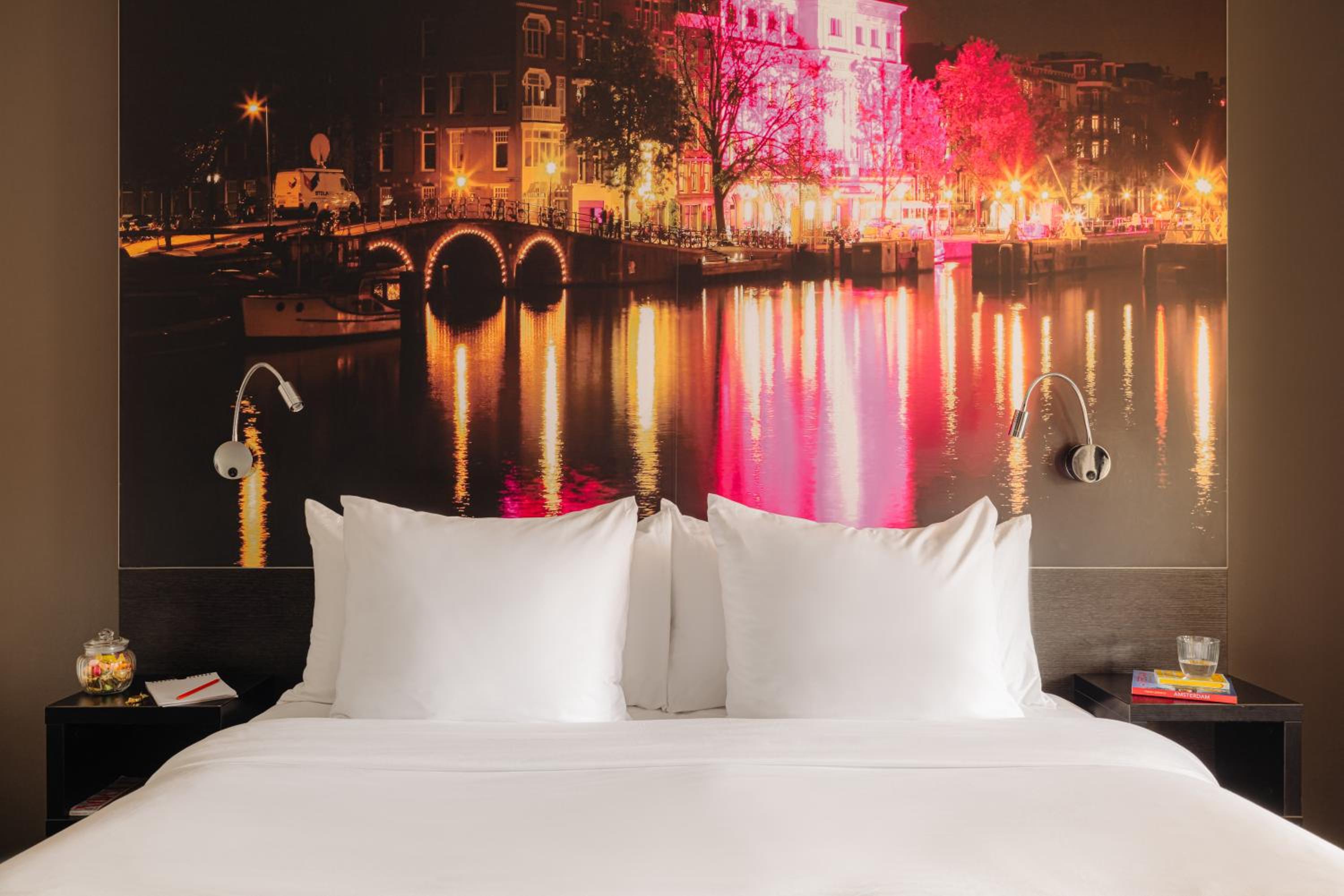 Superior Room 1 King Bed with Balcony