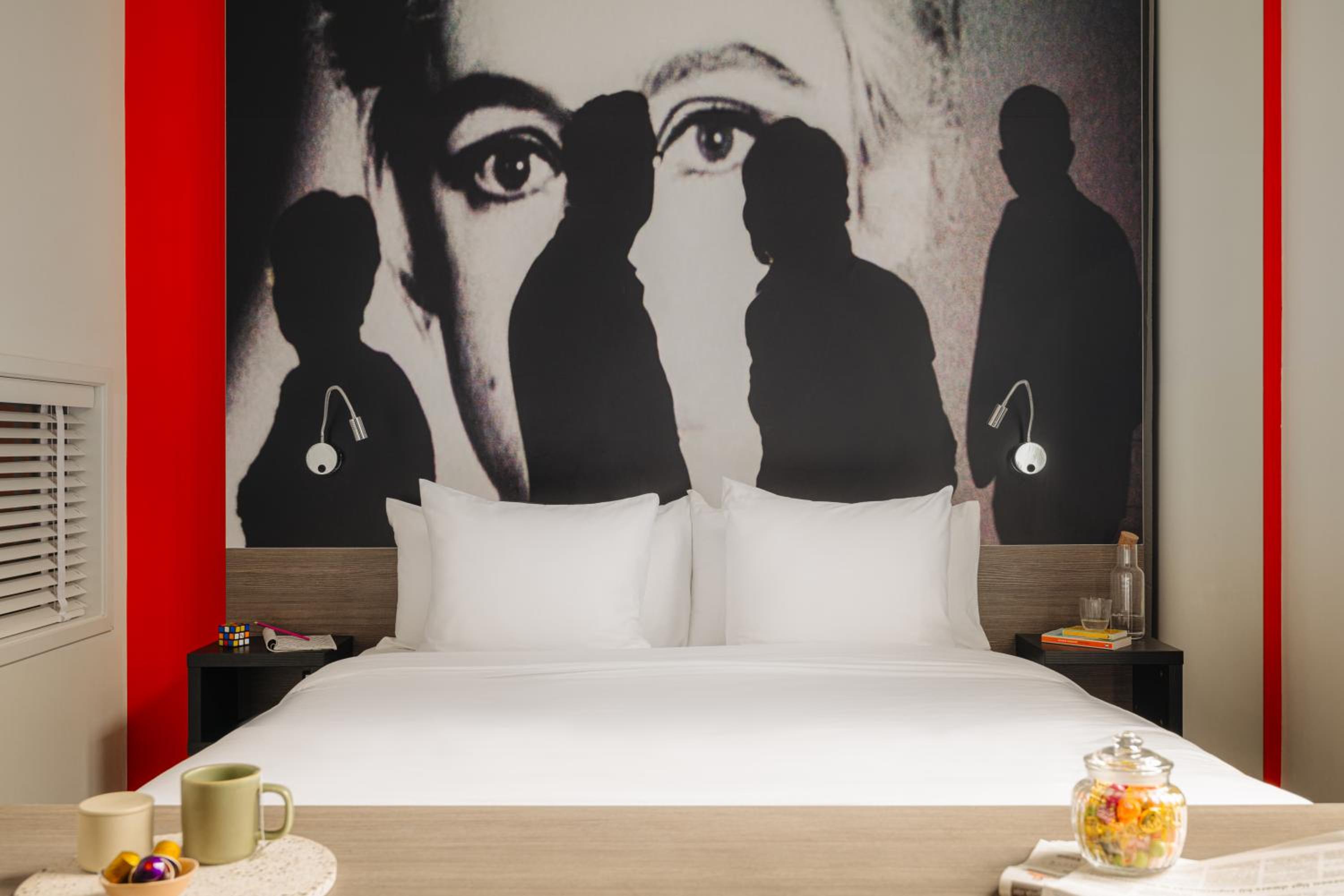 Deluxe Room 1 King Bed photo 2