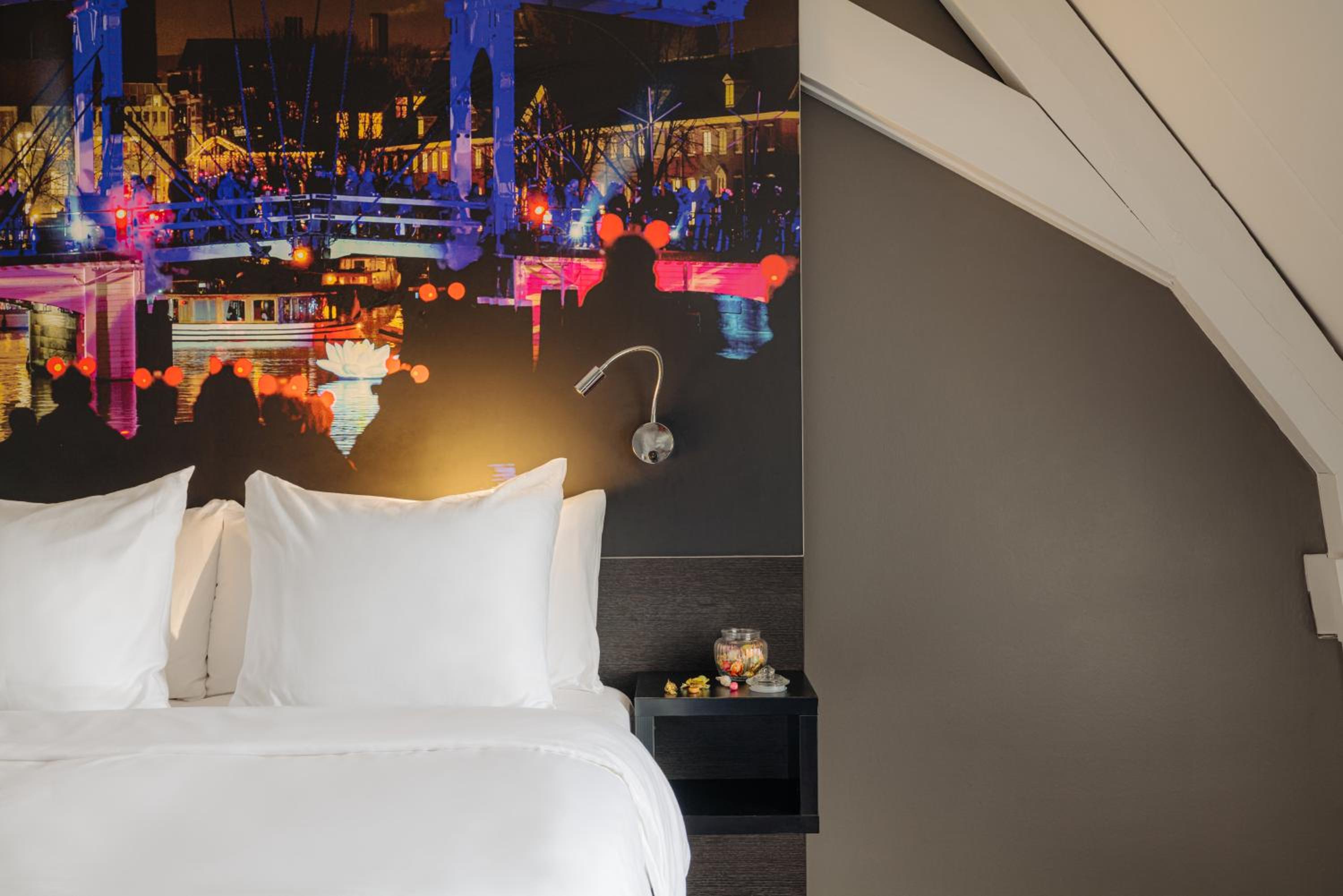 Junior Suite 1 King Bed photo 3