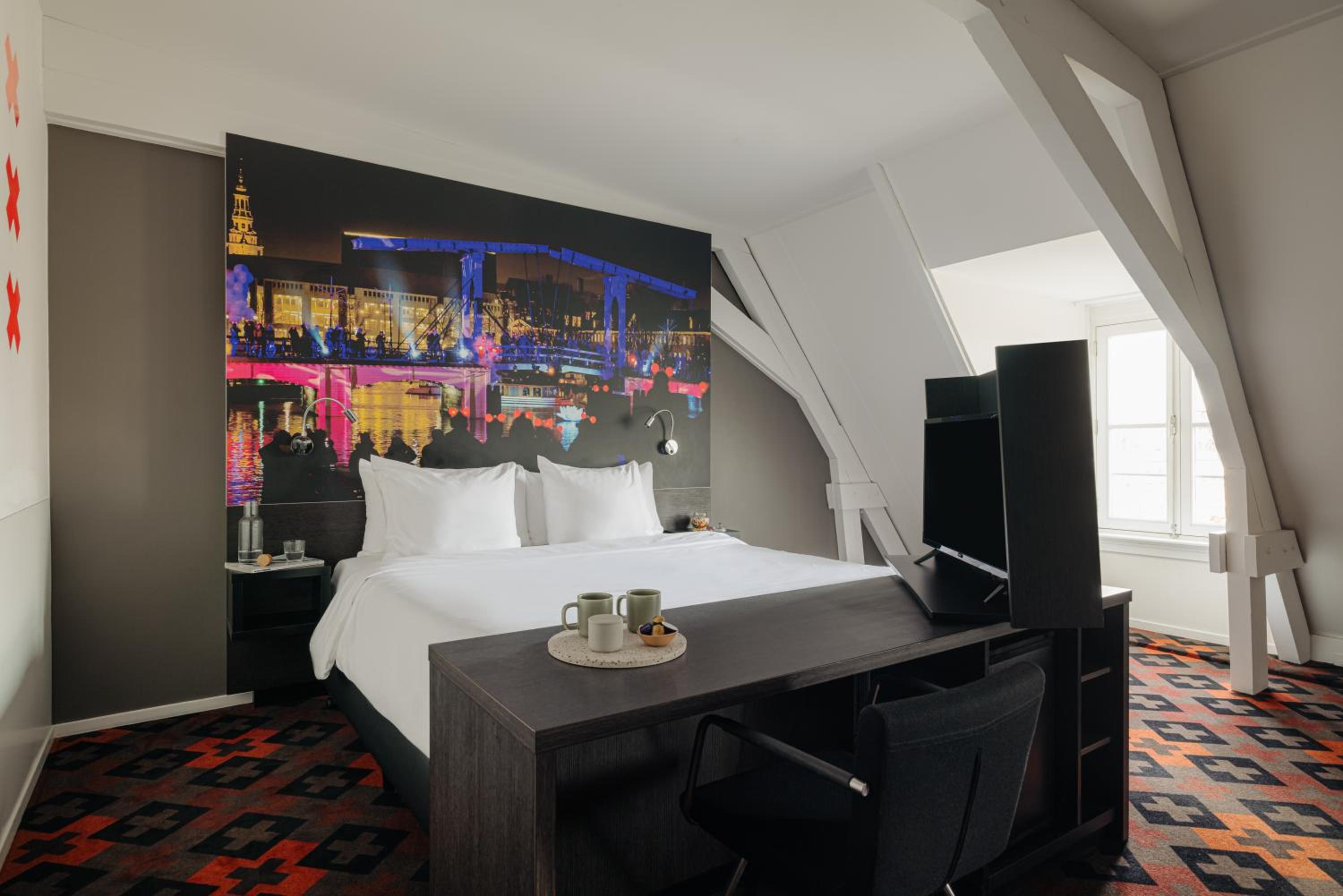 Junior Suite 1 King Bed photo 1