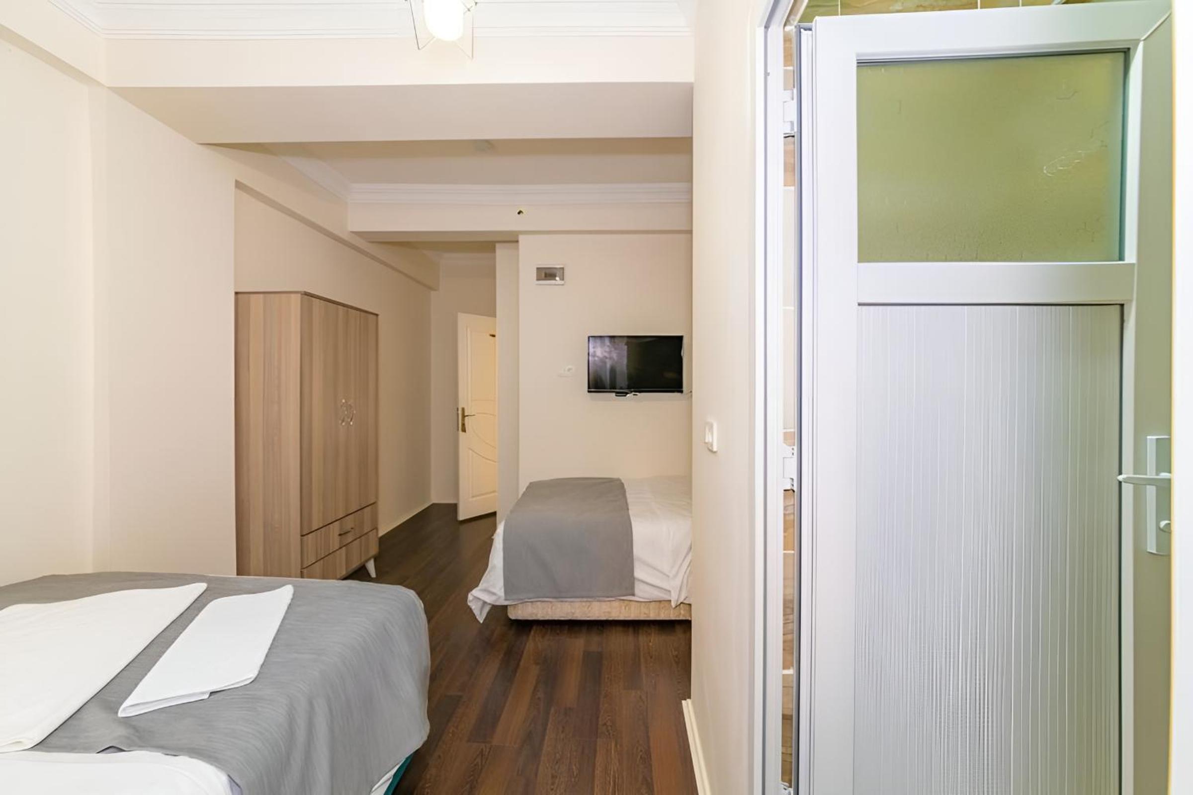 Deluxe Triple Room photo 3