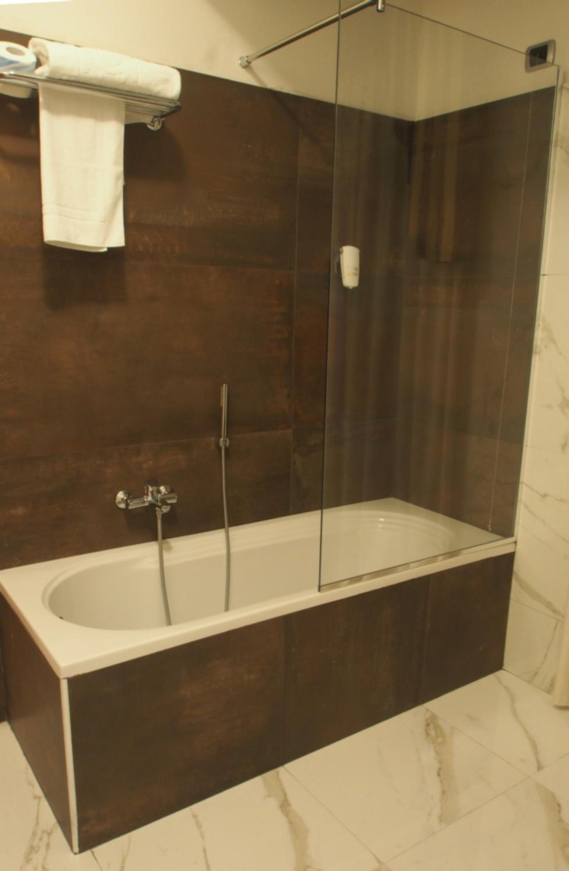 Double or Twin Room - Photo 14