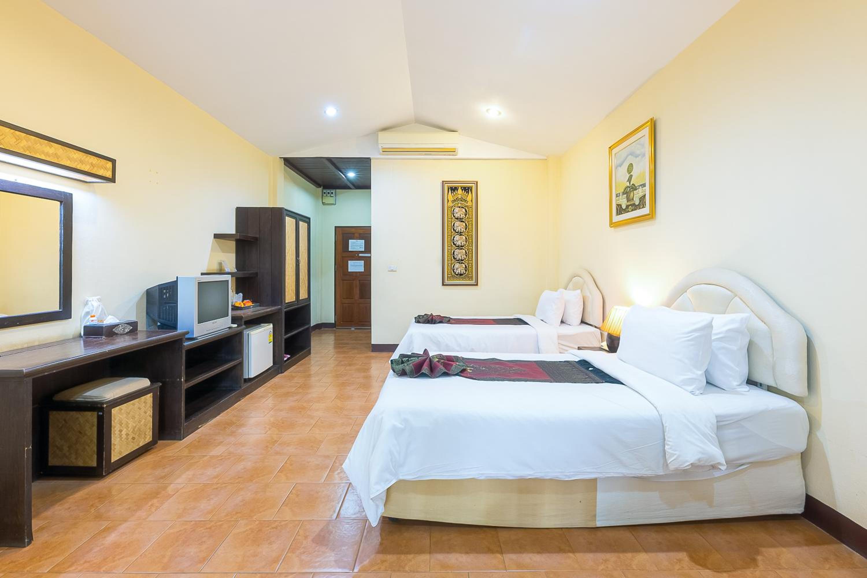 Deluxe Double or Twin Room photo 2