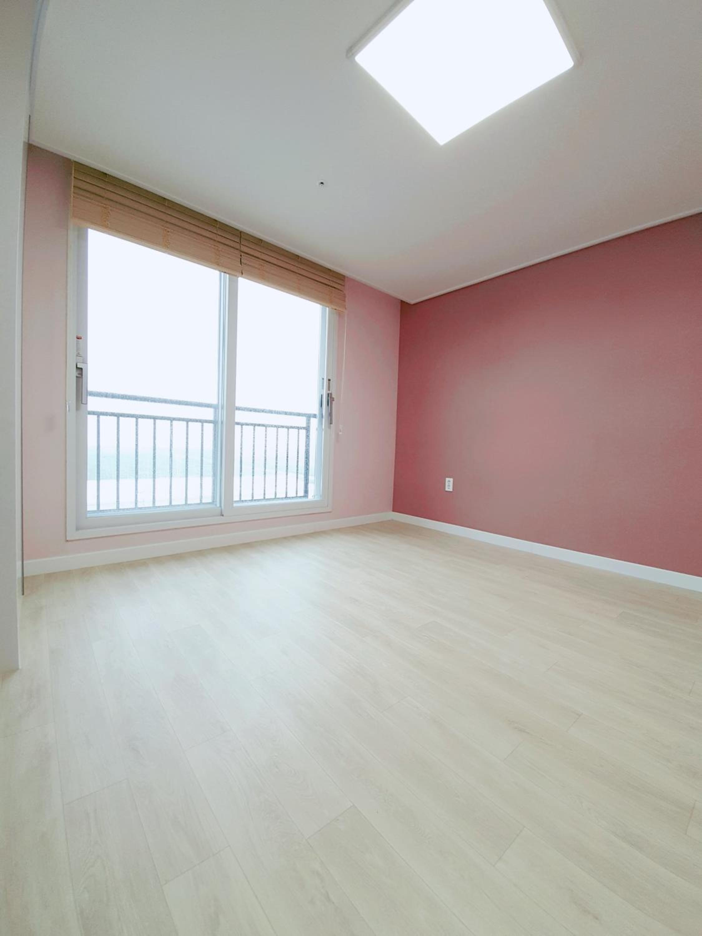 Family Room - Photo 7
