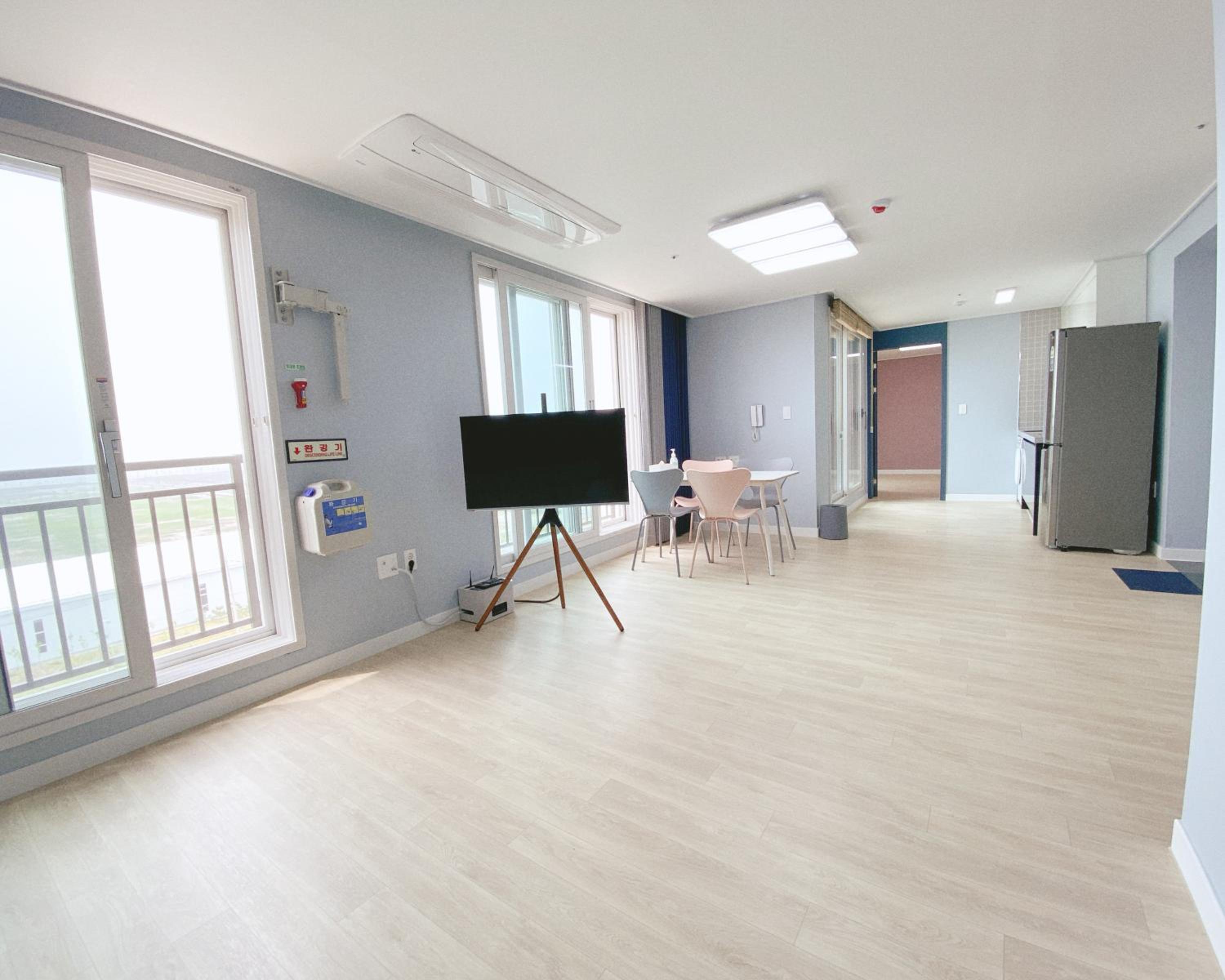 Family Room - Photo 10