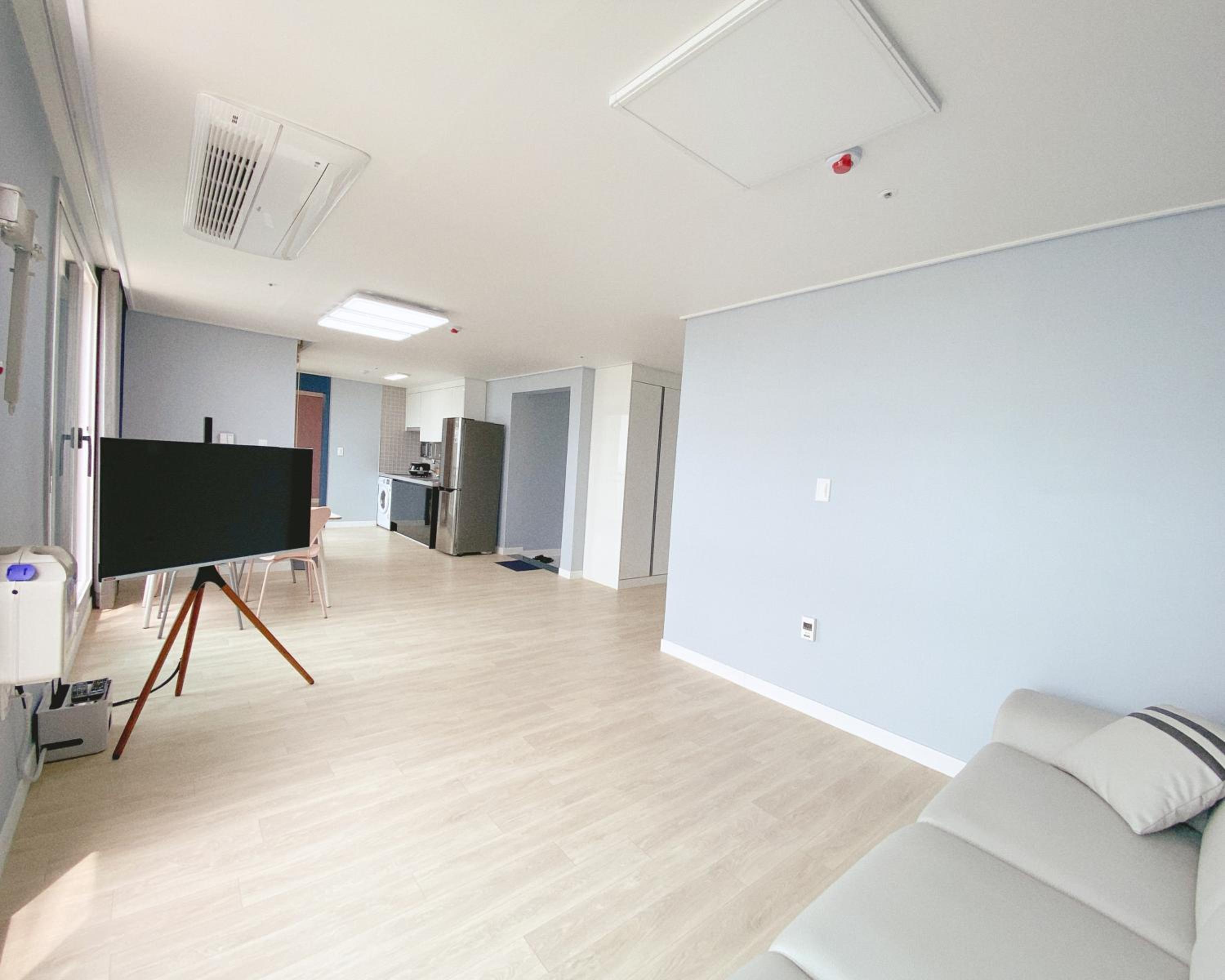 Family Room - Photo 9