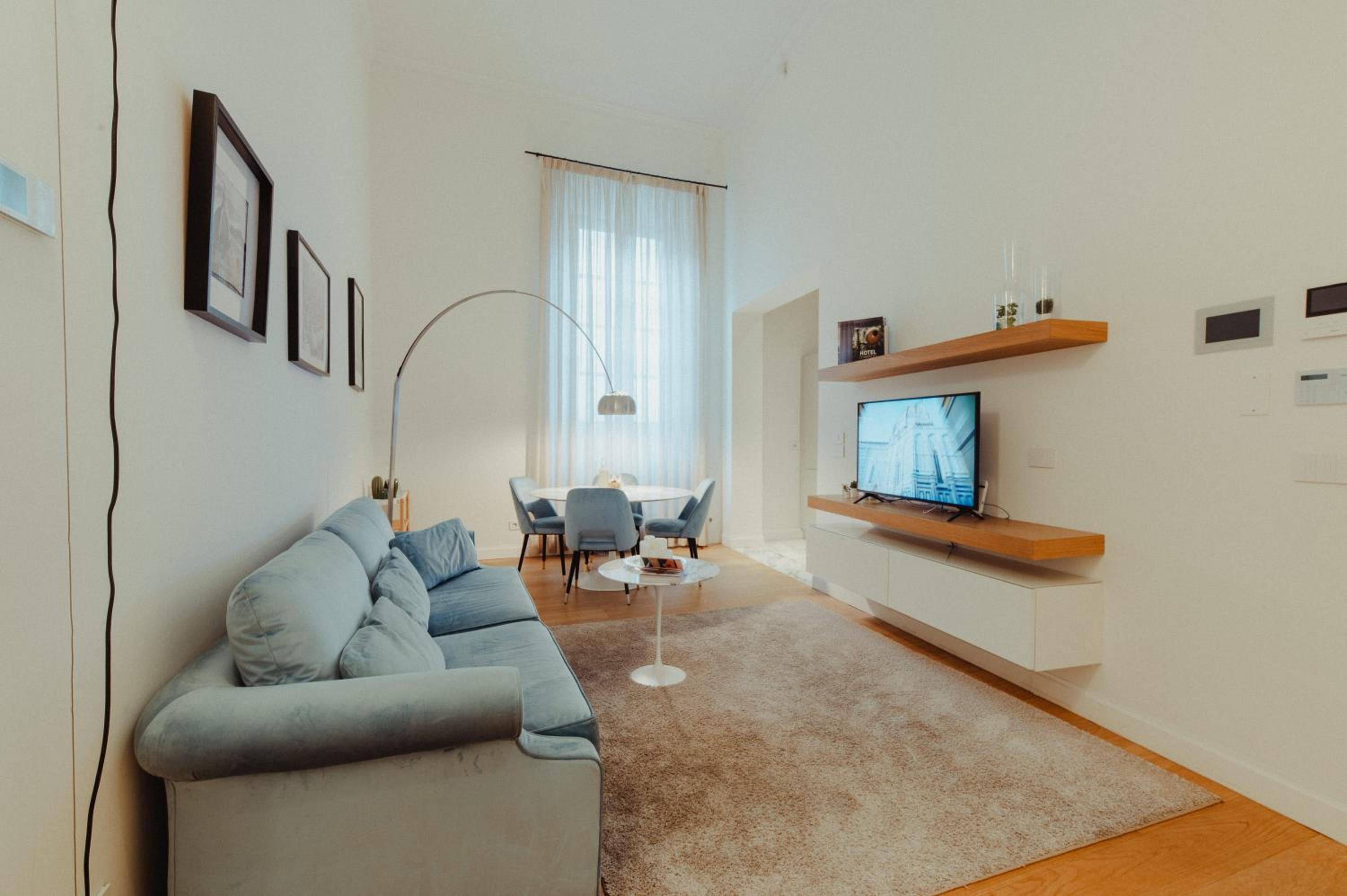One-Bedroom Apartment photo 2