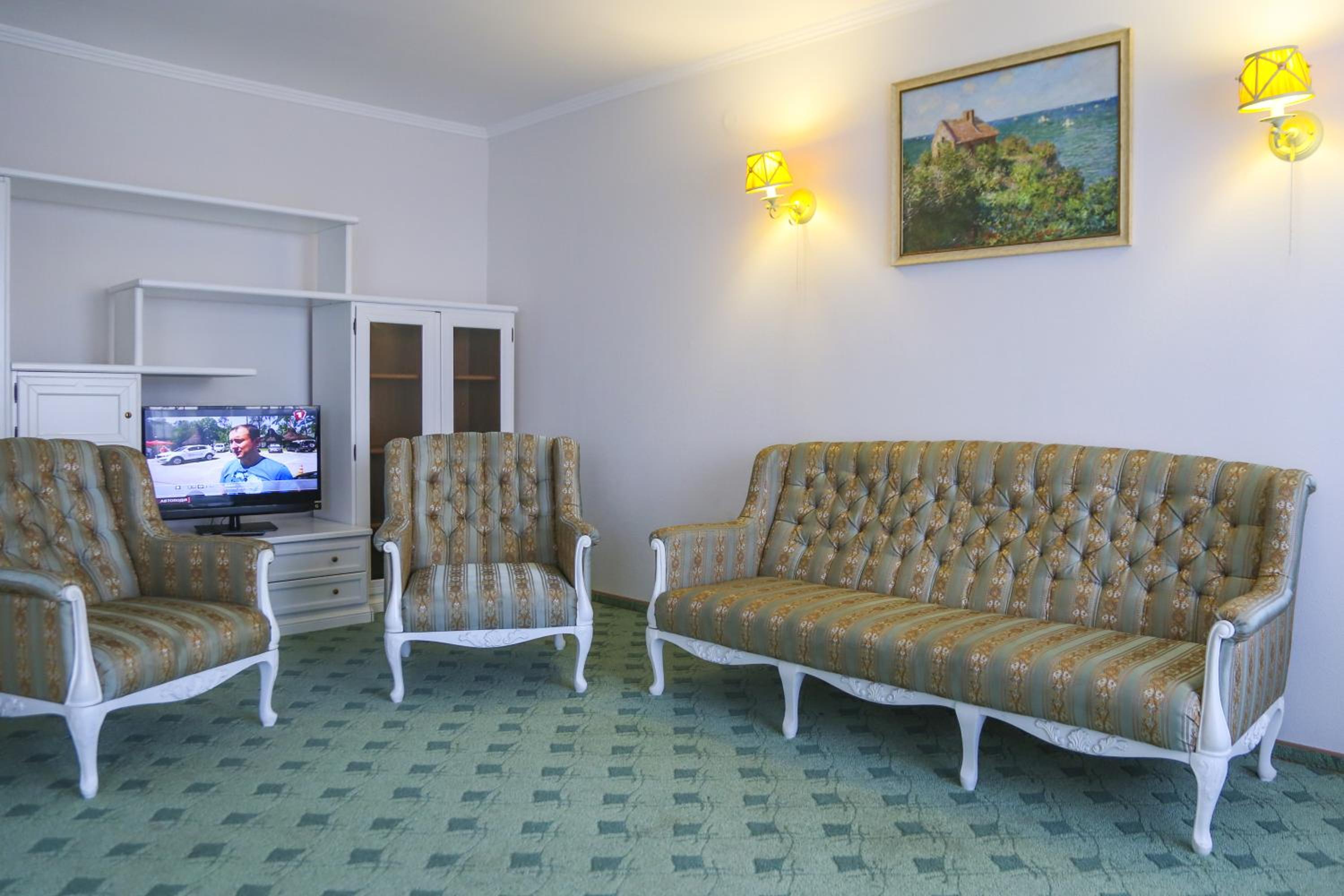 Deluxe Family Suite