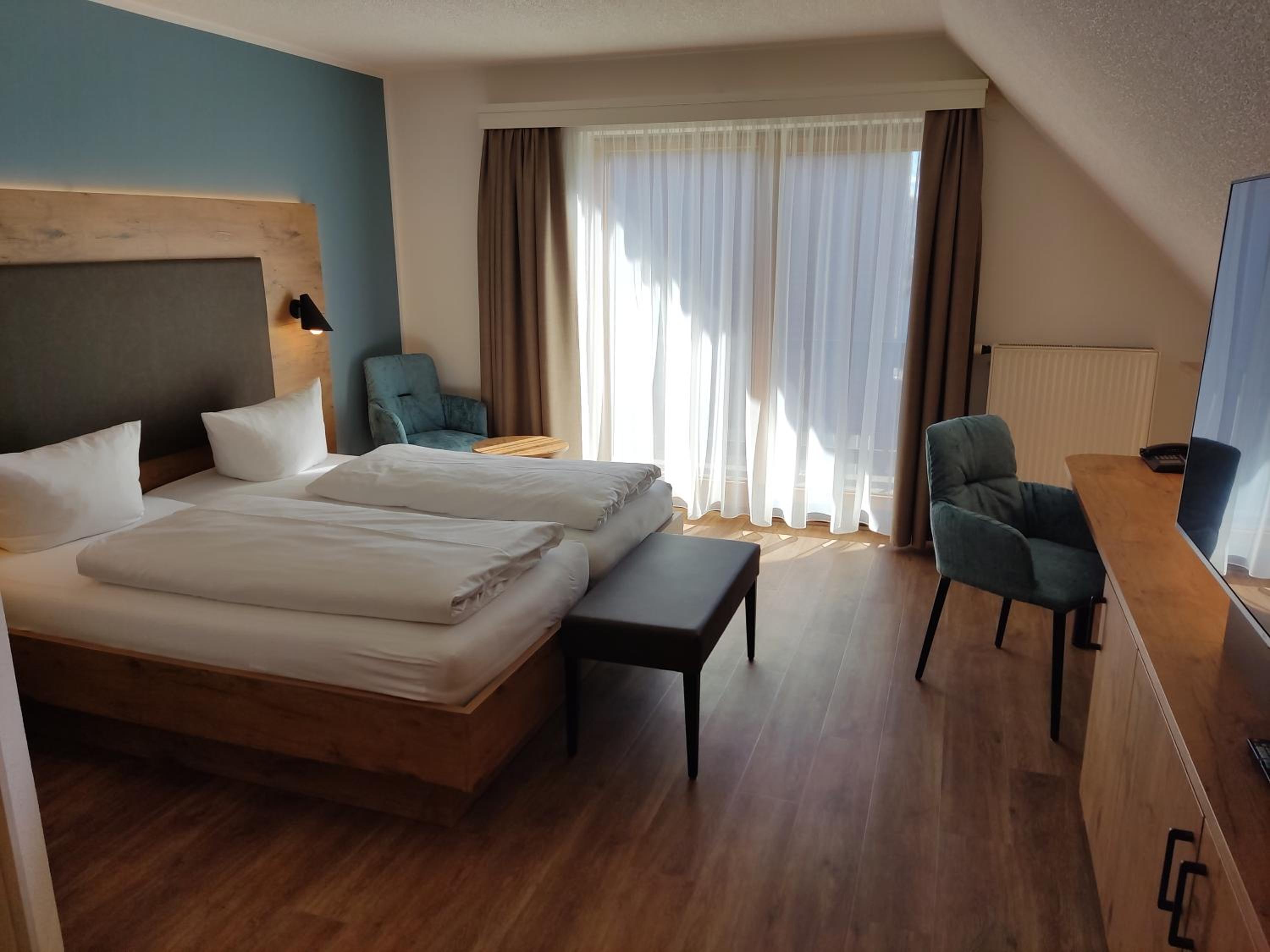 Comfort Double Room with Balcony - Photo 2