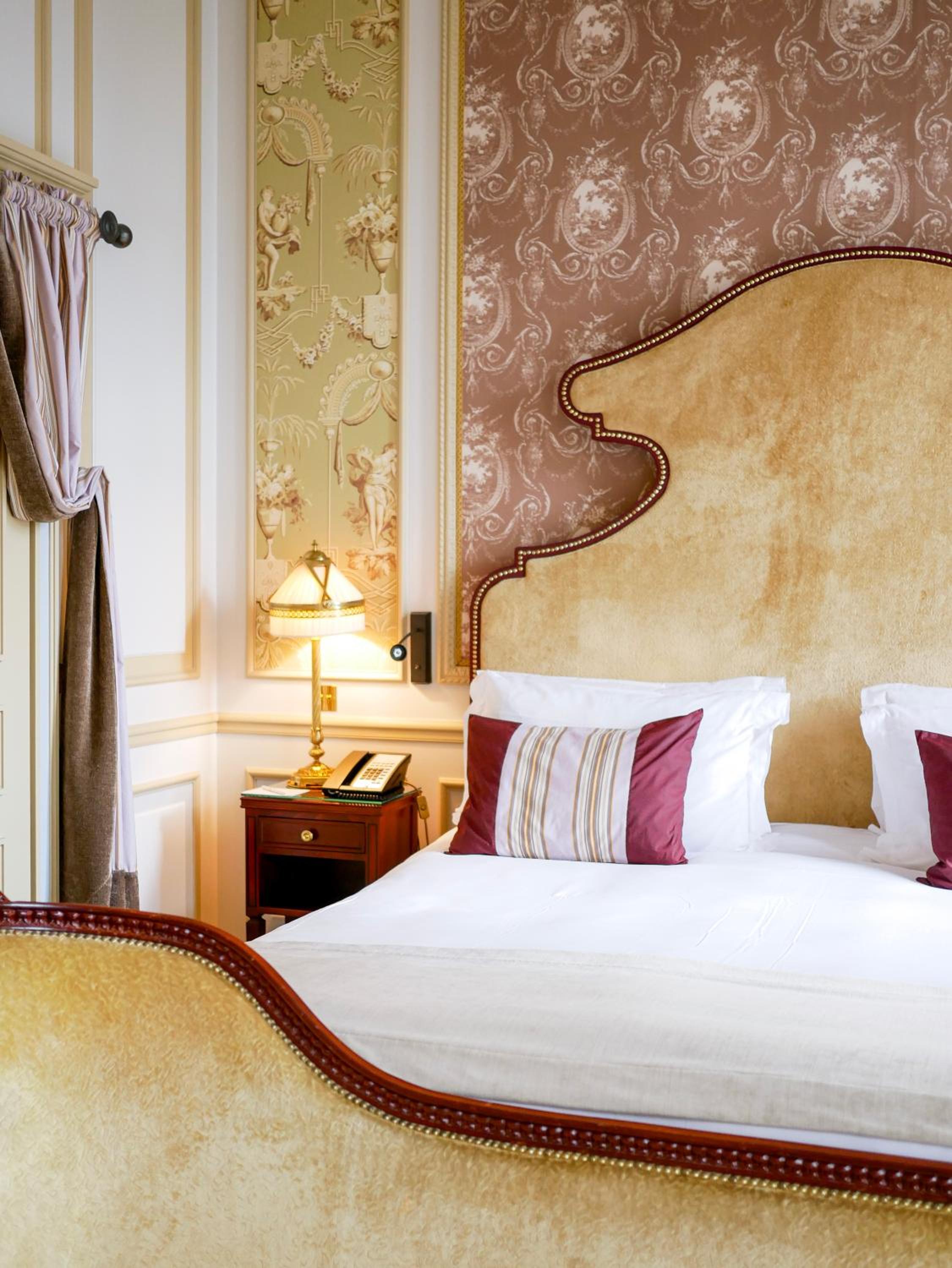 Junior King Suite - Photo 10