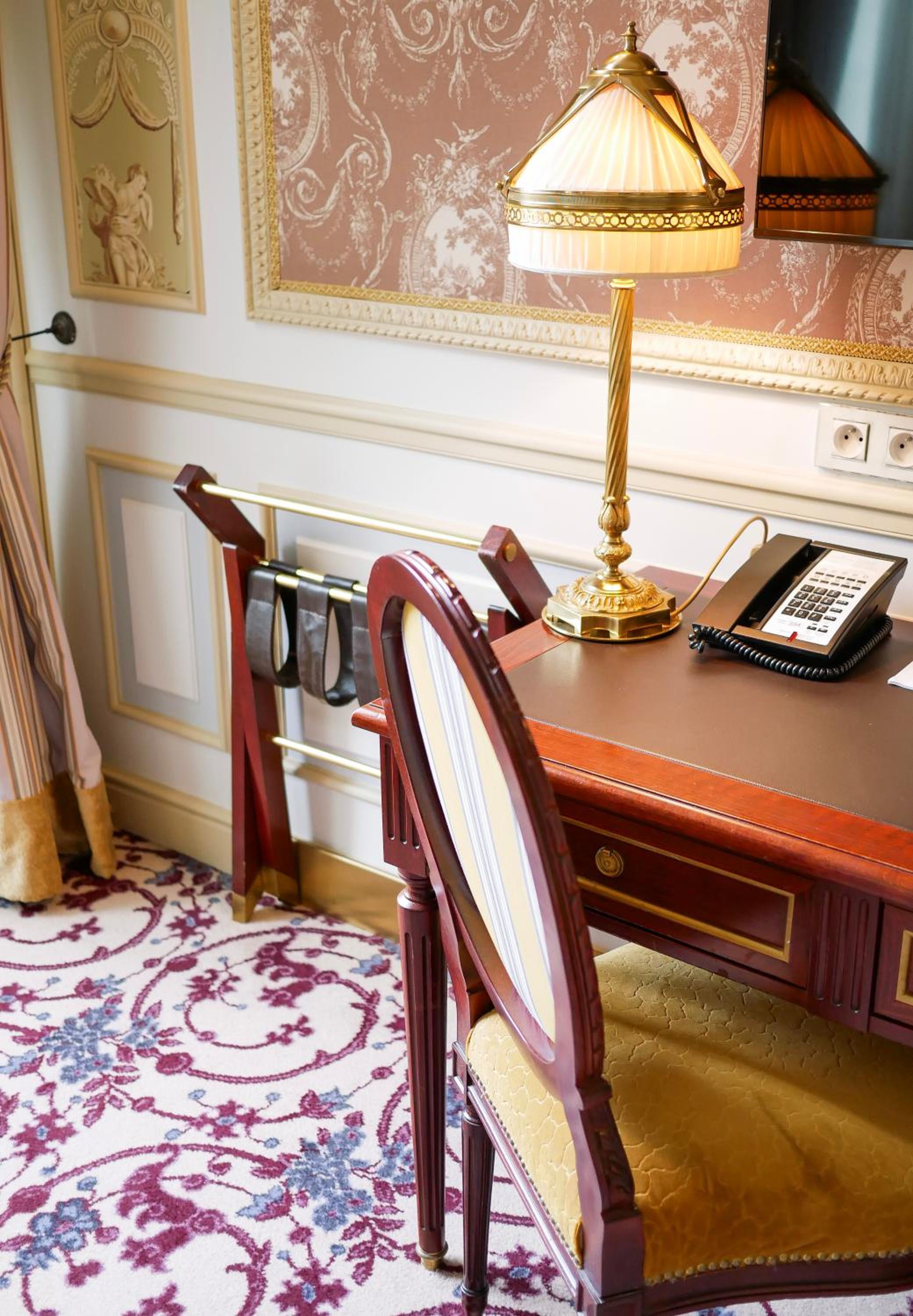 Junior King Suite - Photo 11