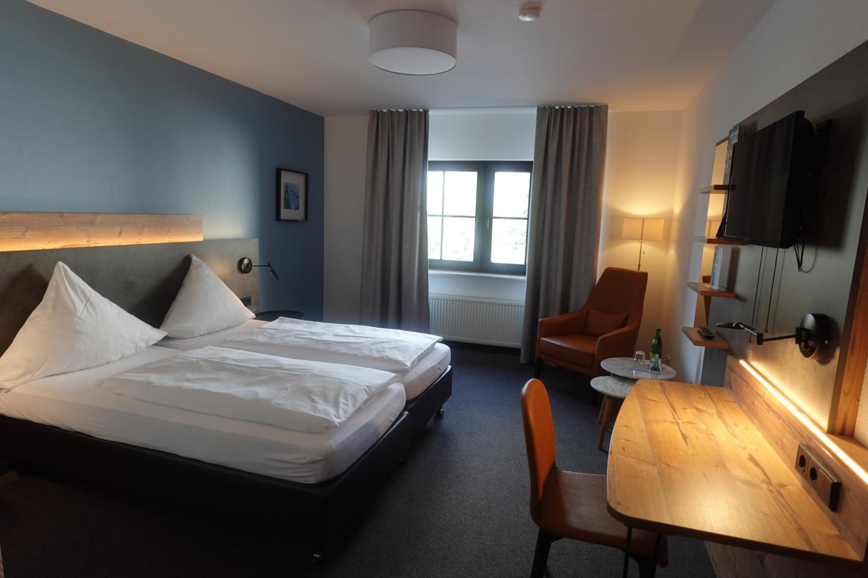 Double or Twin Room - Photo 12