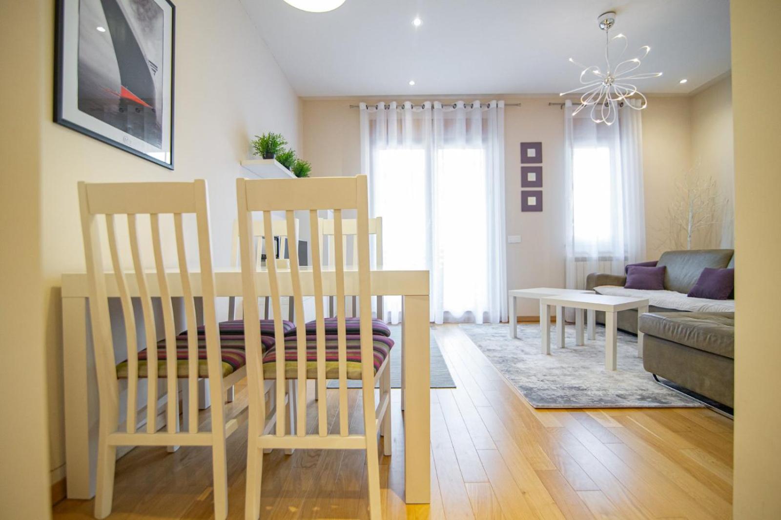 One-Bedroom Apartment with Balcony photo 2