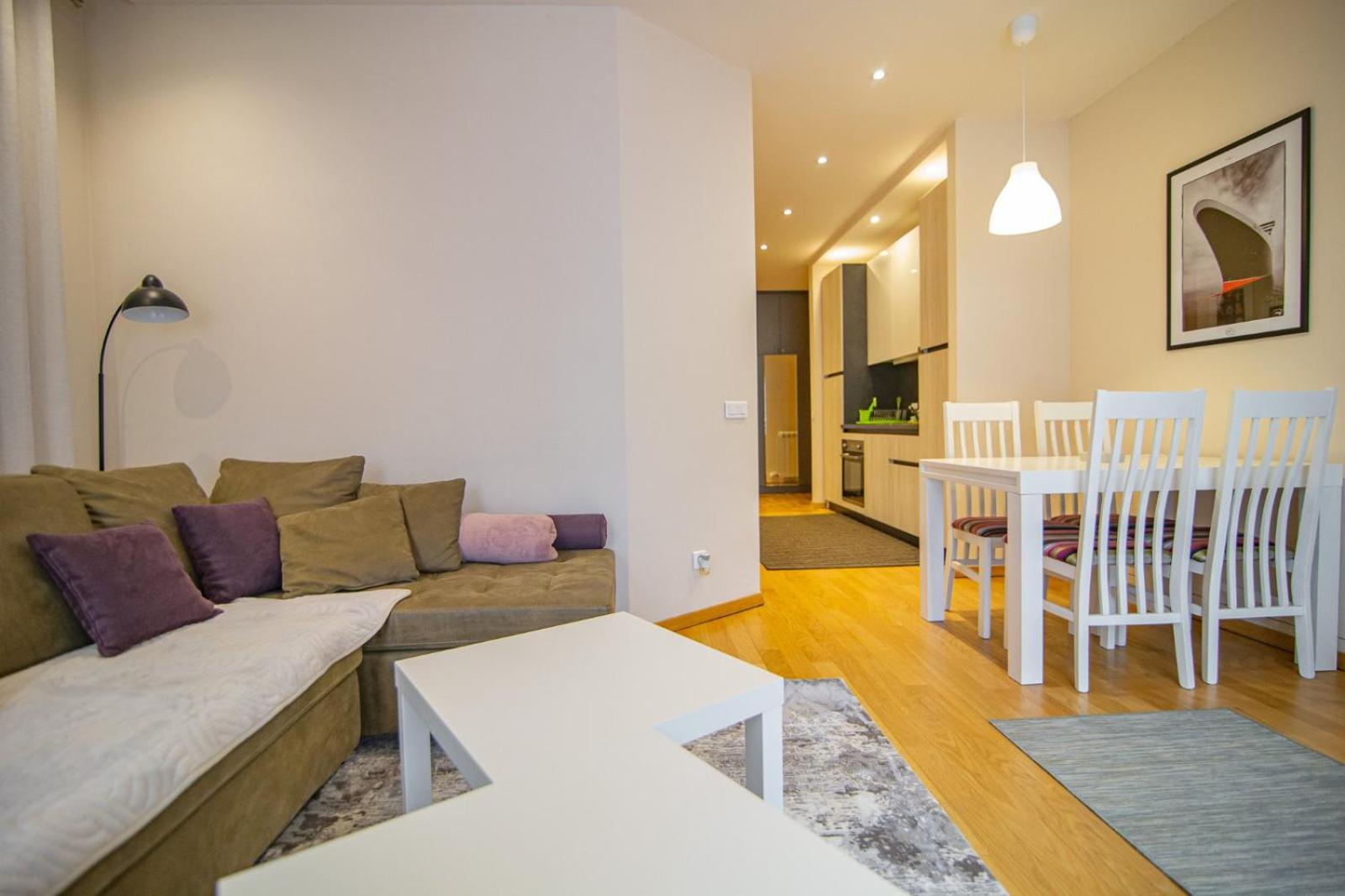 One-Bedroom Apartment with Balcony