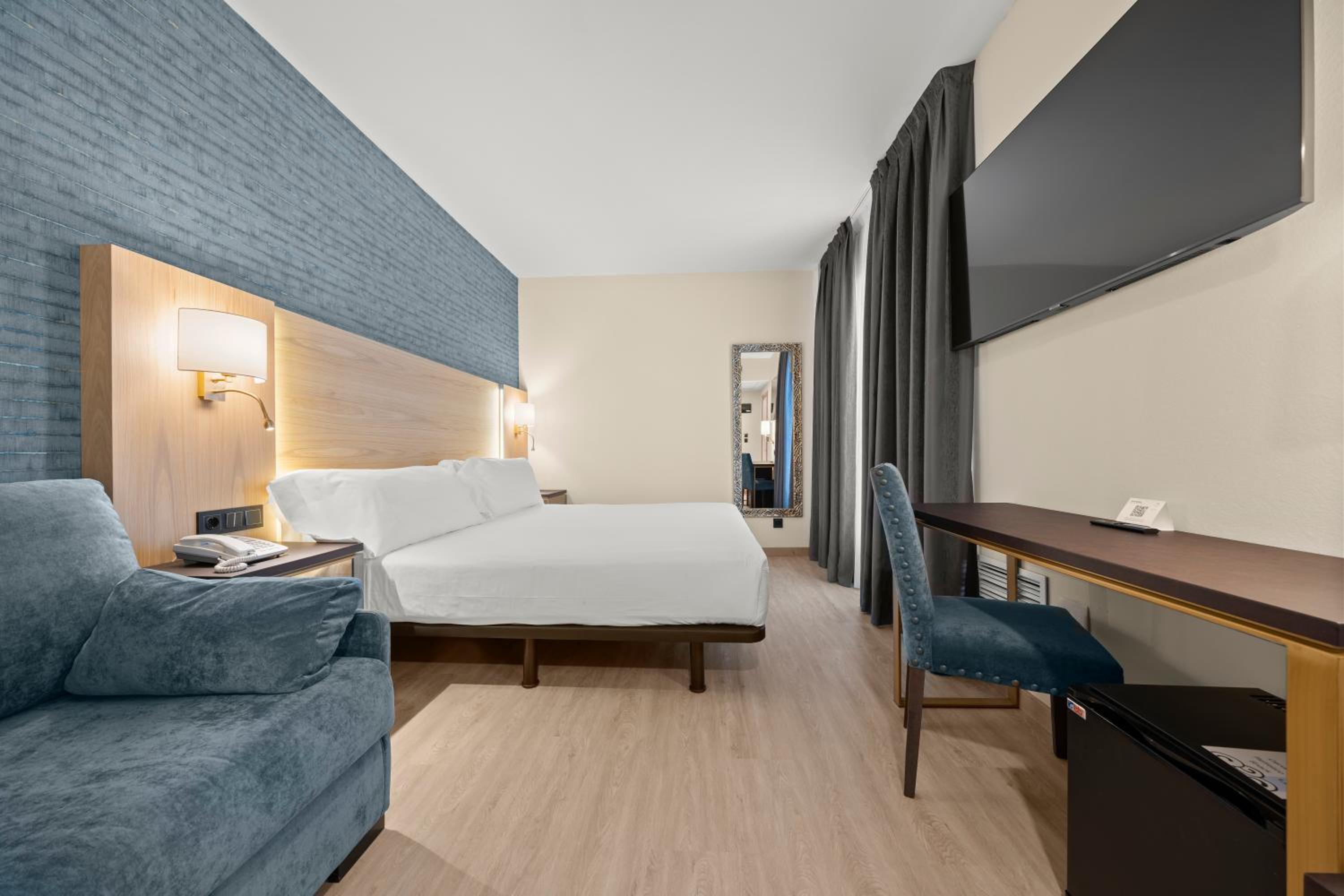 Superior Double Room - Photo 3