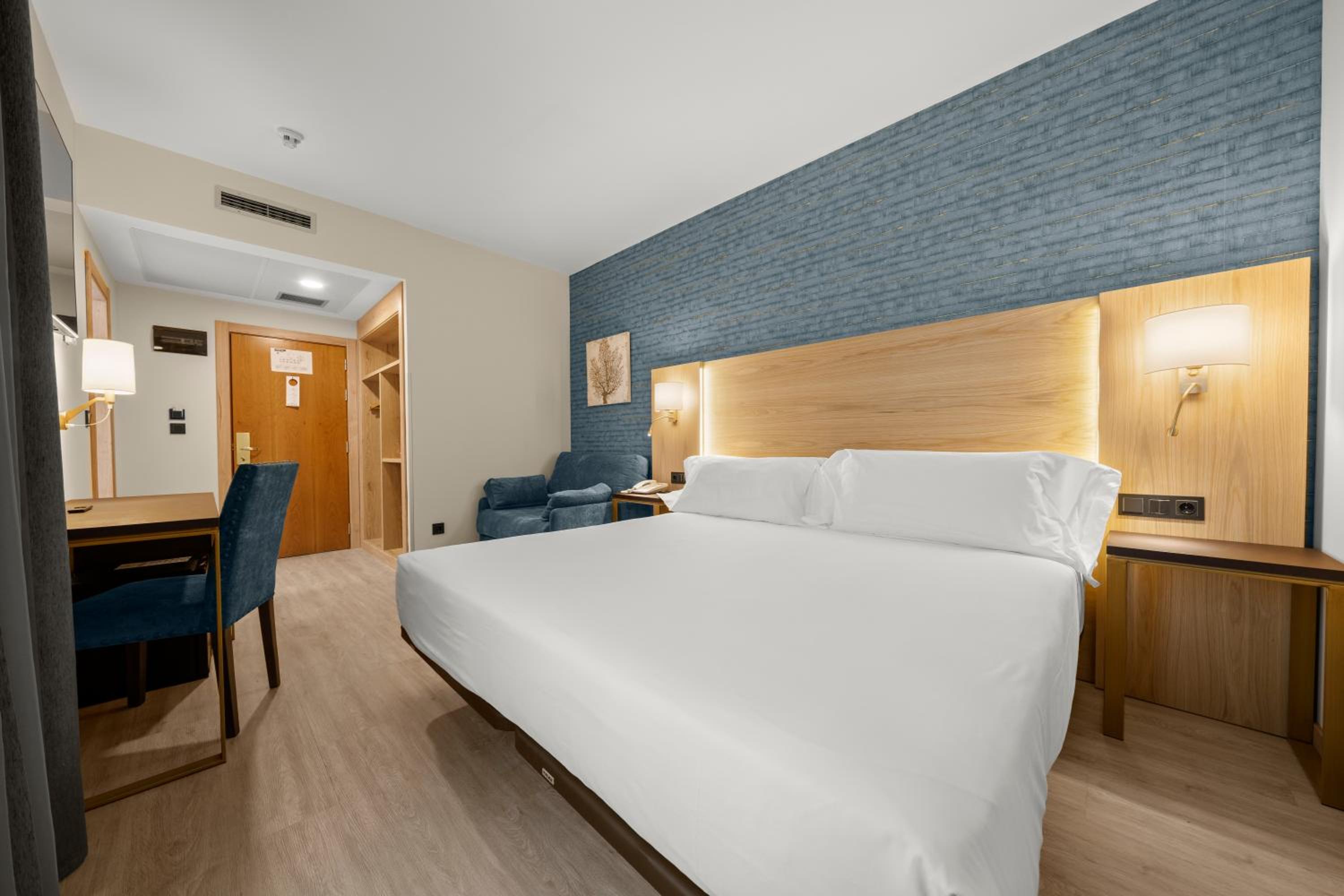 Superior Double Room - Photo 2