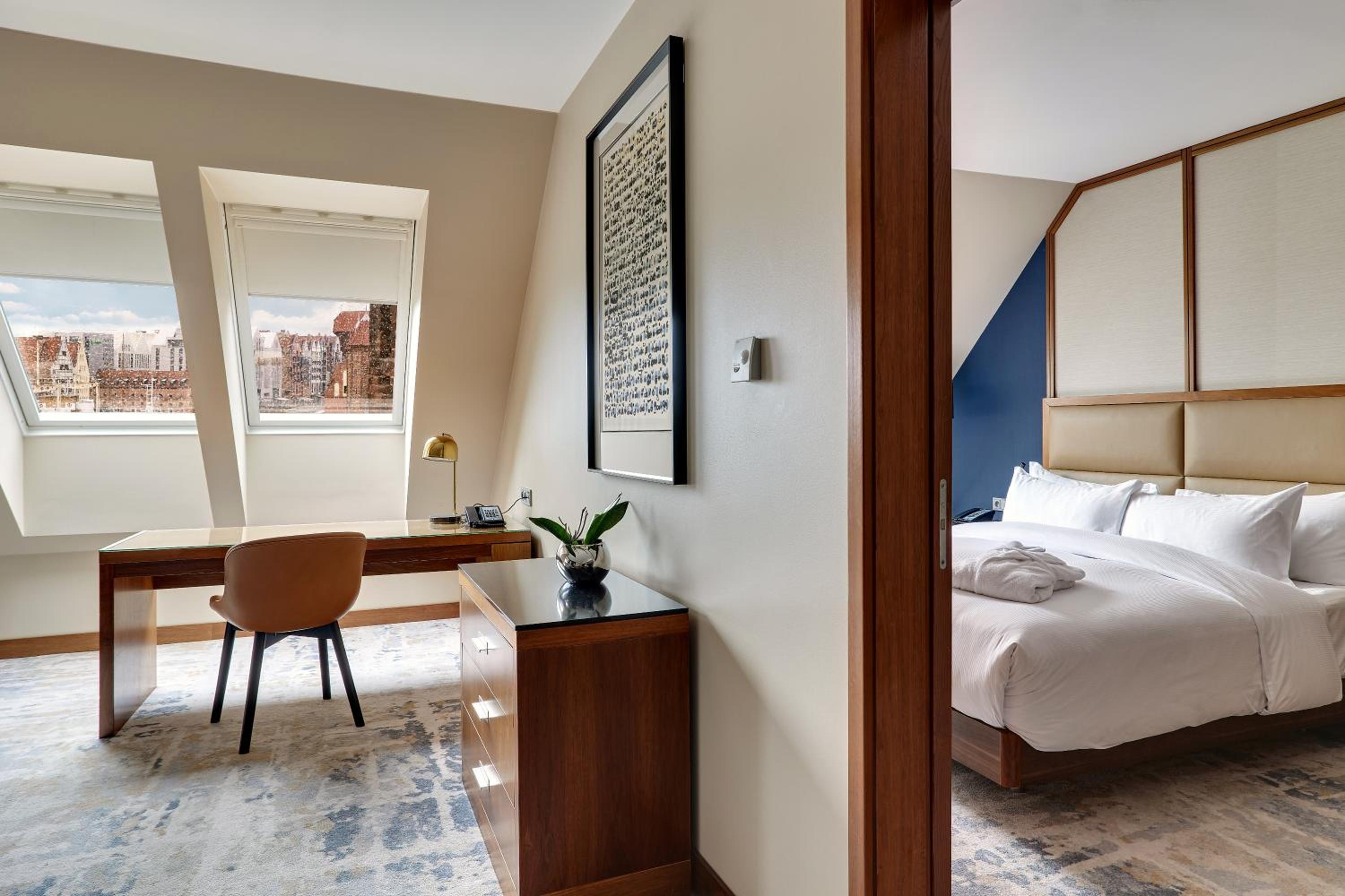 King Suite with River View  - Photo 10