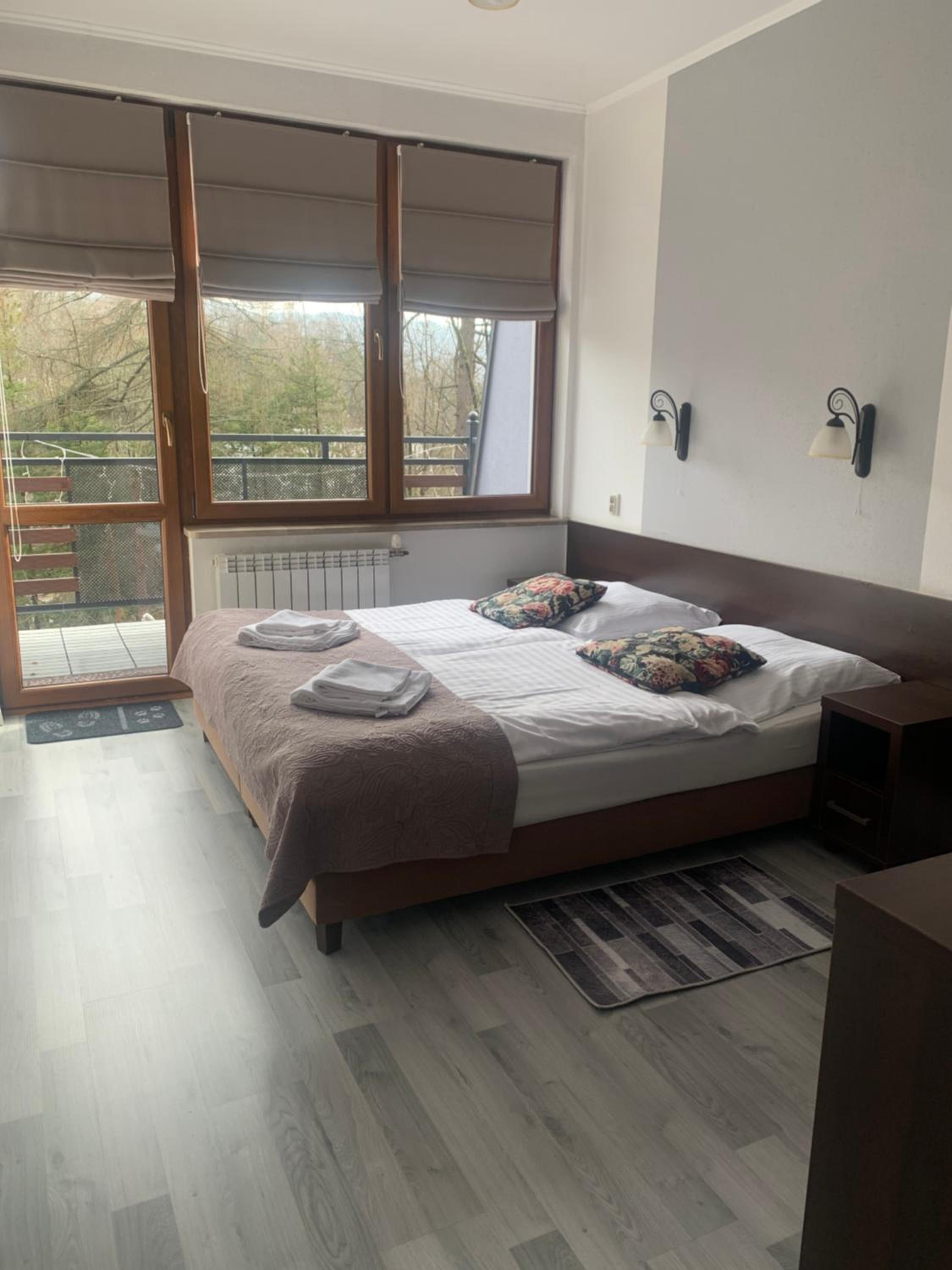 Standard Double Room with Balcony - Photo 2