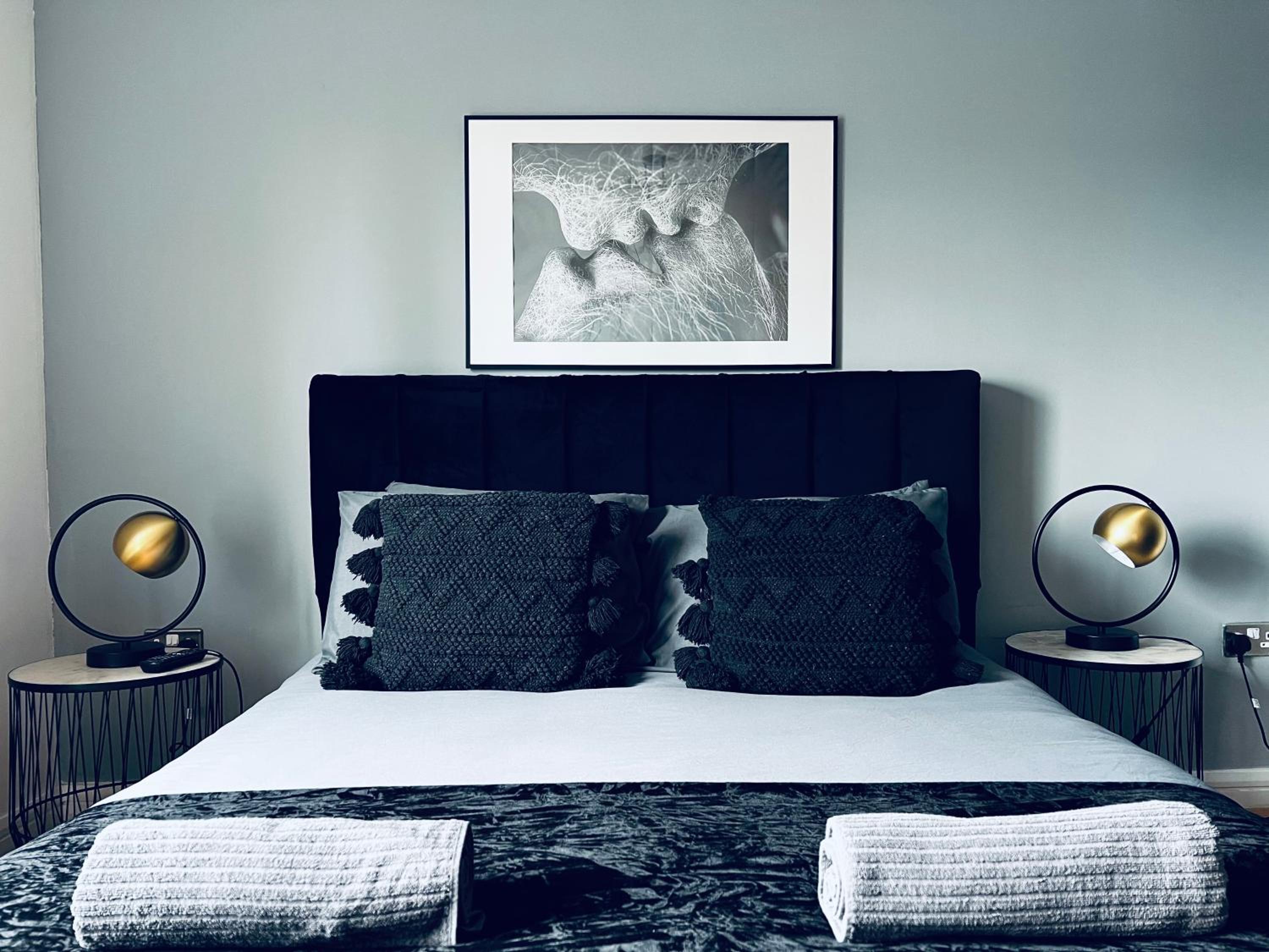 One-Bedroom Apartment - Photo 3