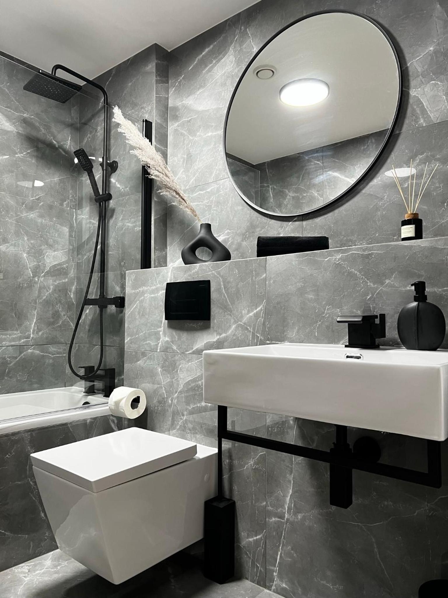 One-Bedroom Apartment - Photo 9