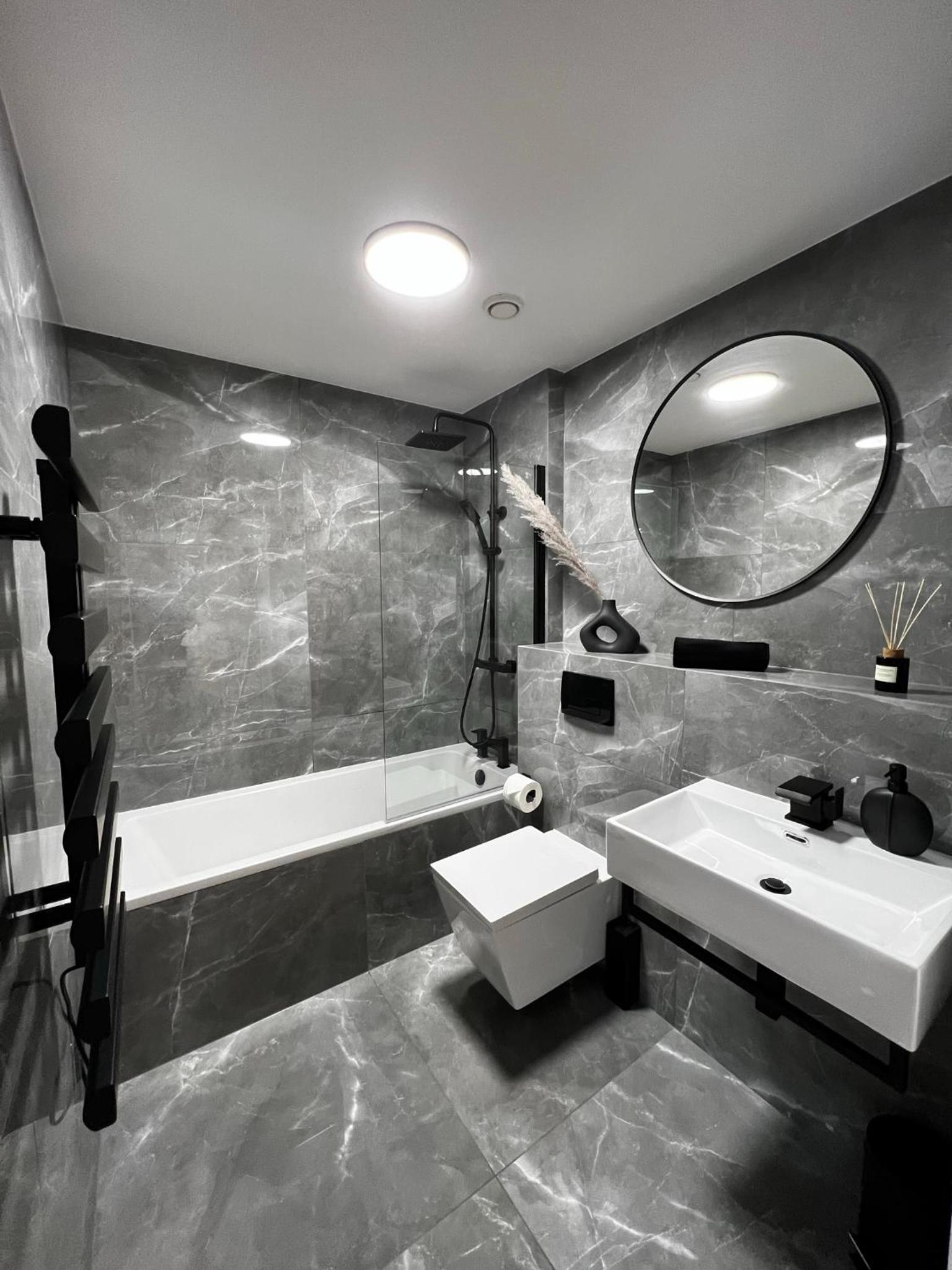 One-Bedroom Apartment - Photo 19