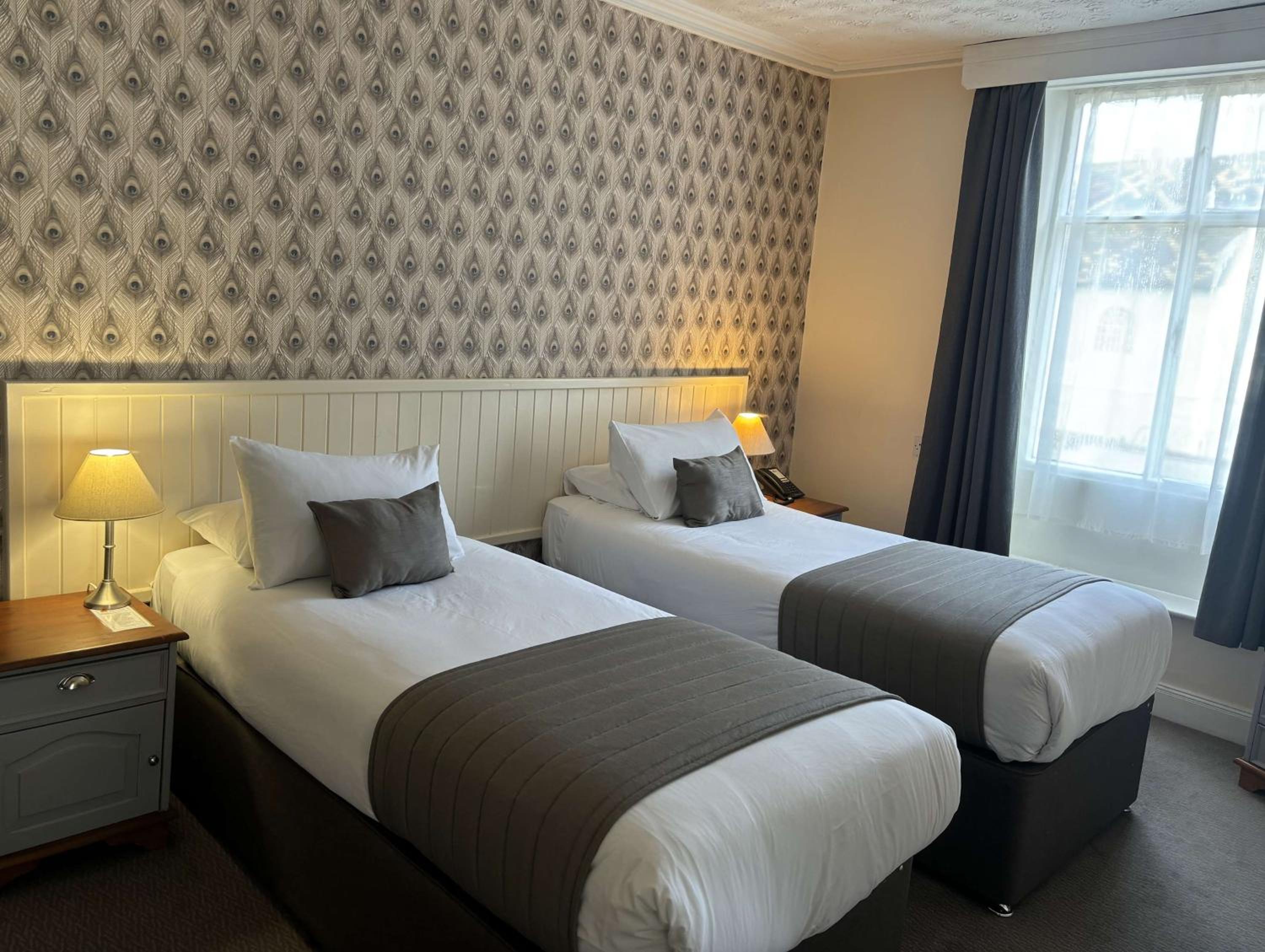 Standard Twin Room - Non-Smoking