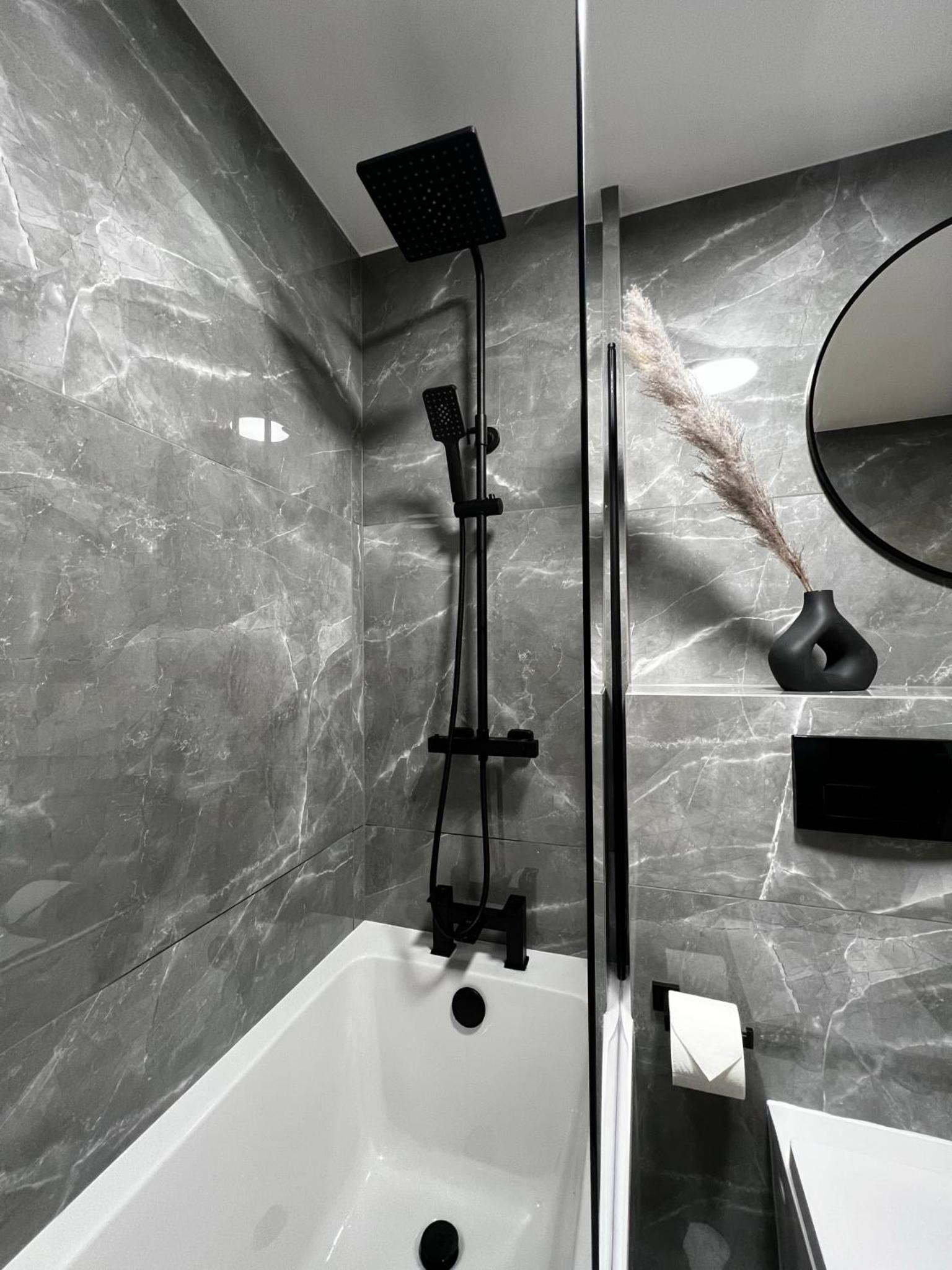 One-Bedroom Apartment - Photo 11
