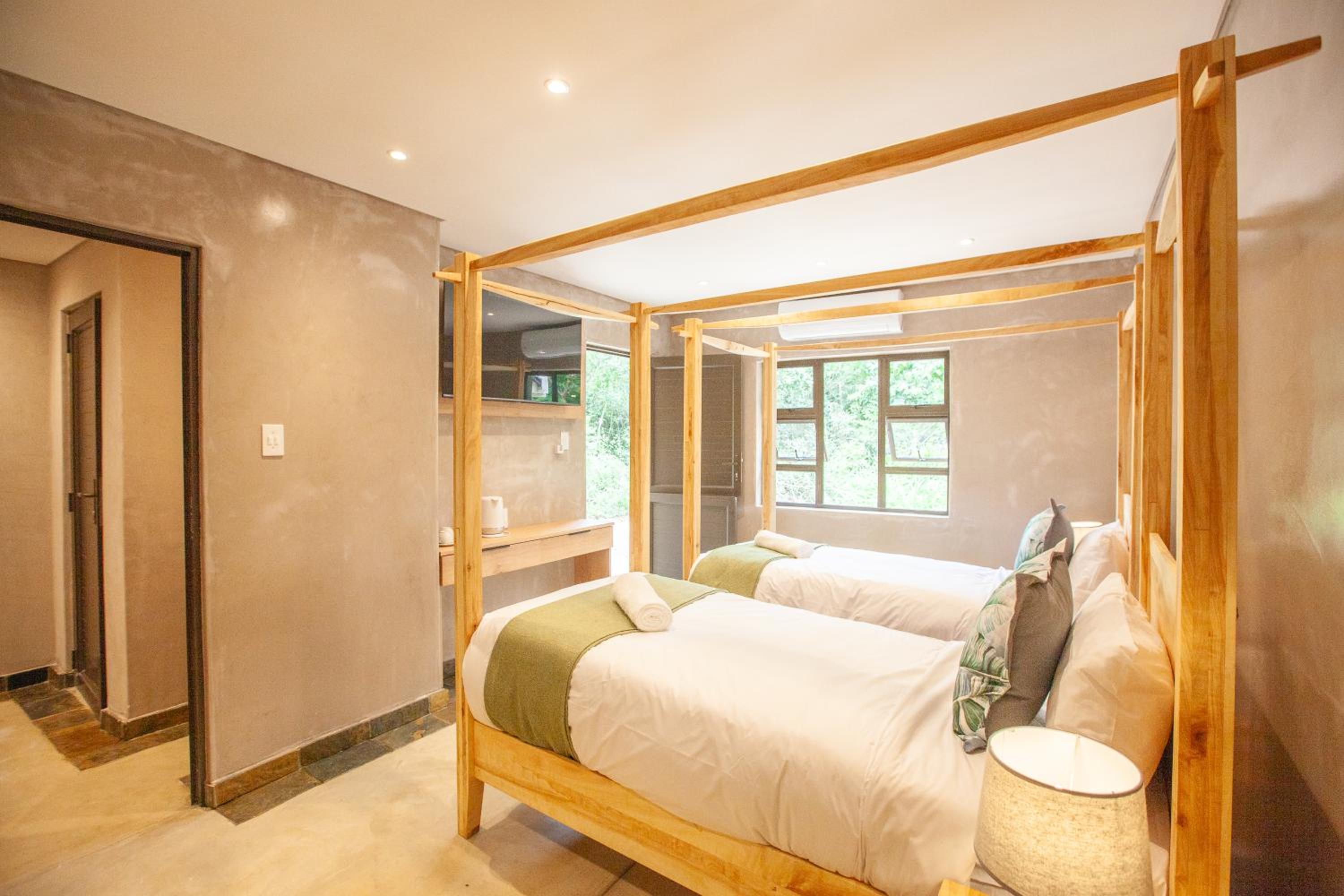 Luxury Twin Room photo 3