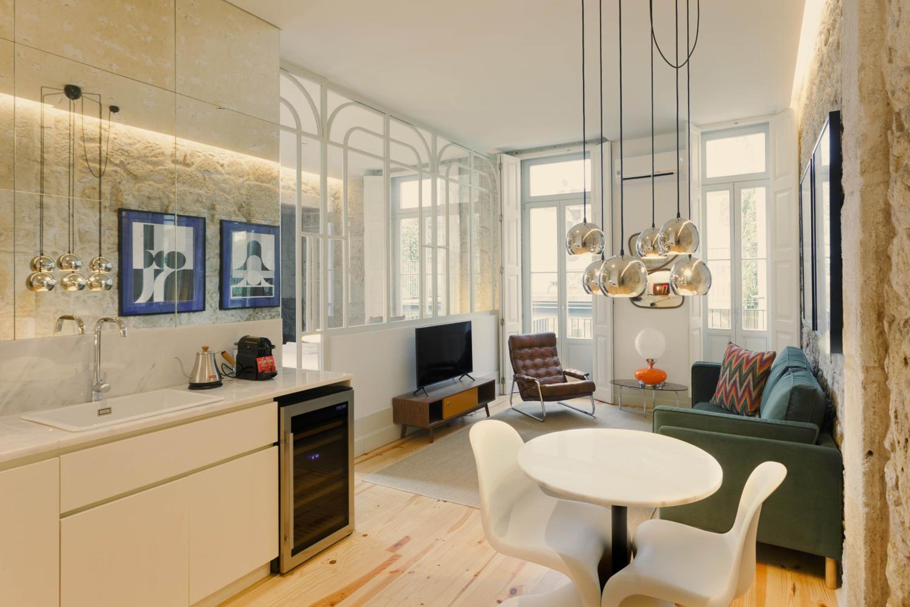 One-Bedroom Apartment - Photo 1