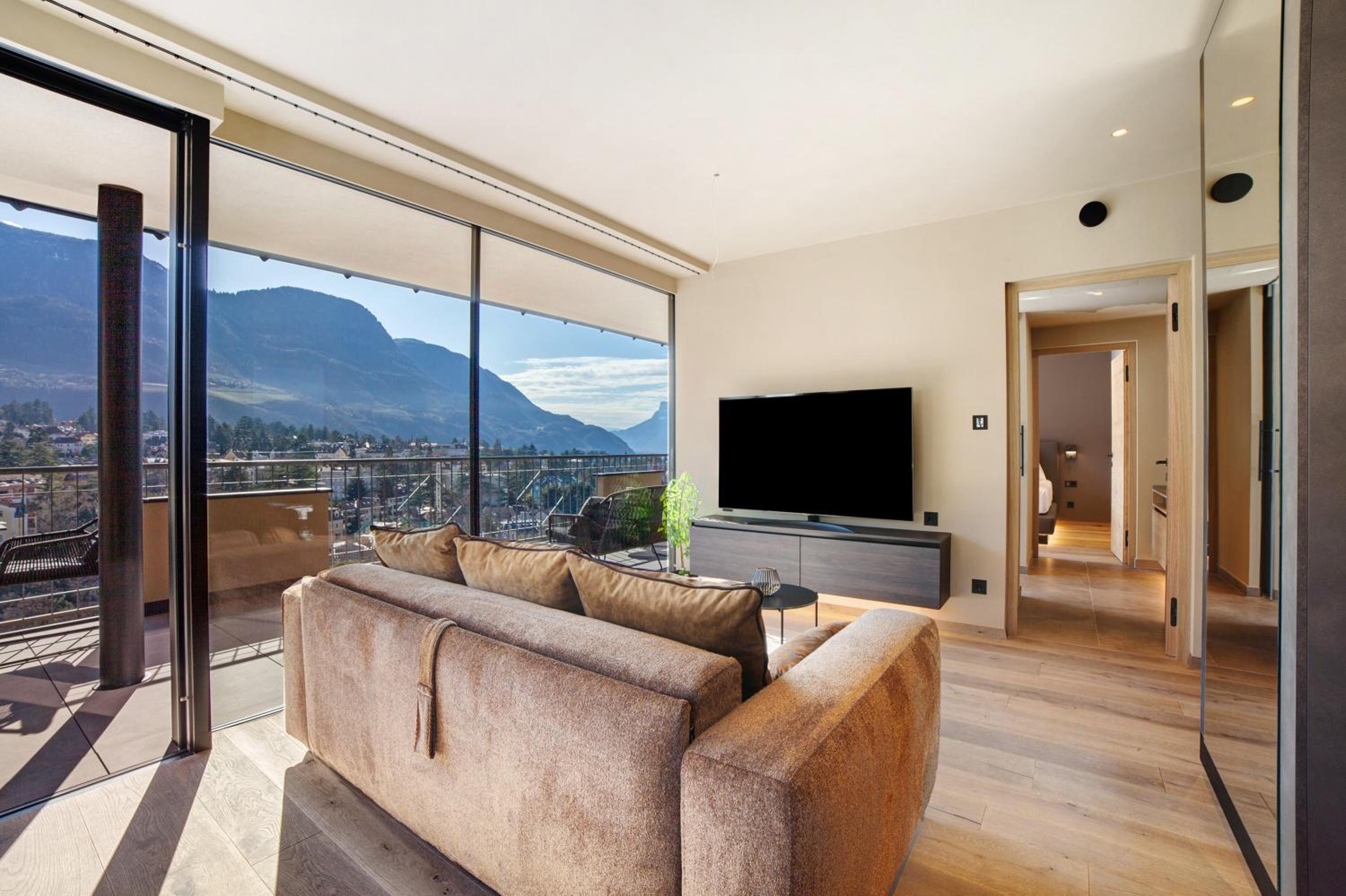 Superior Apartment with City View