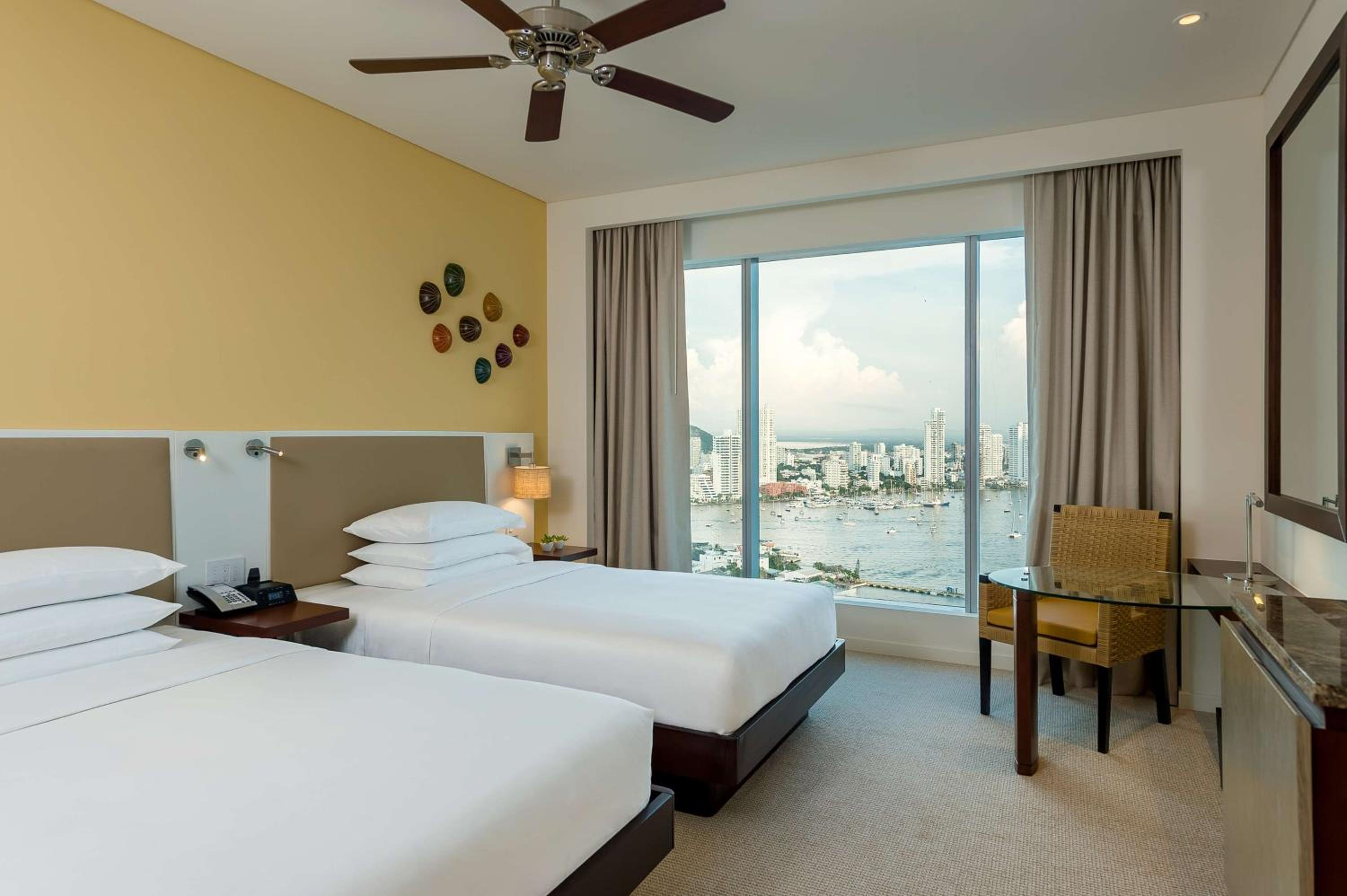 Double Room with Two Double Beds and Bay View photo 1