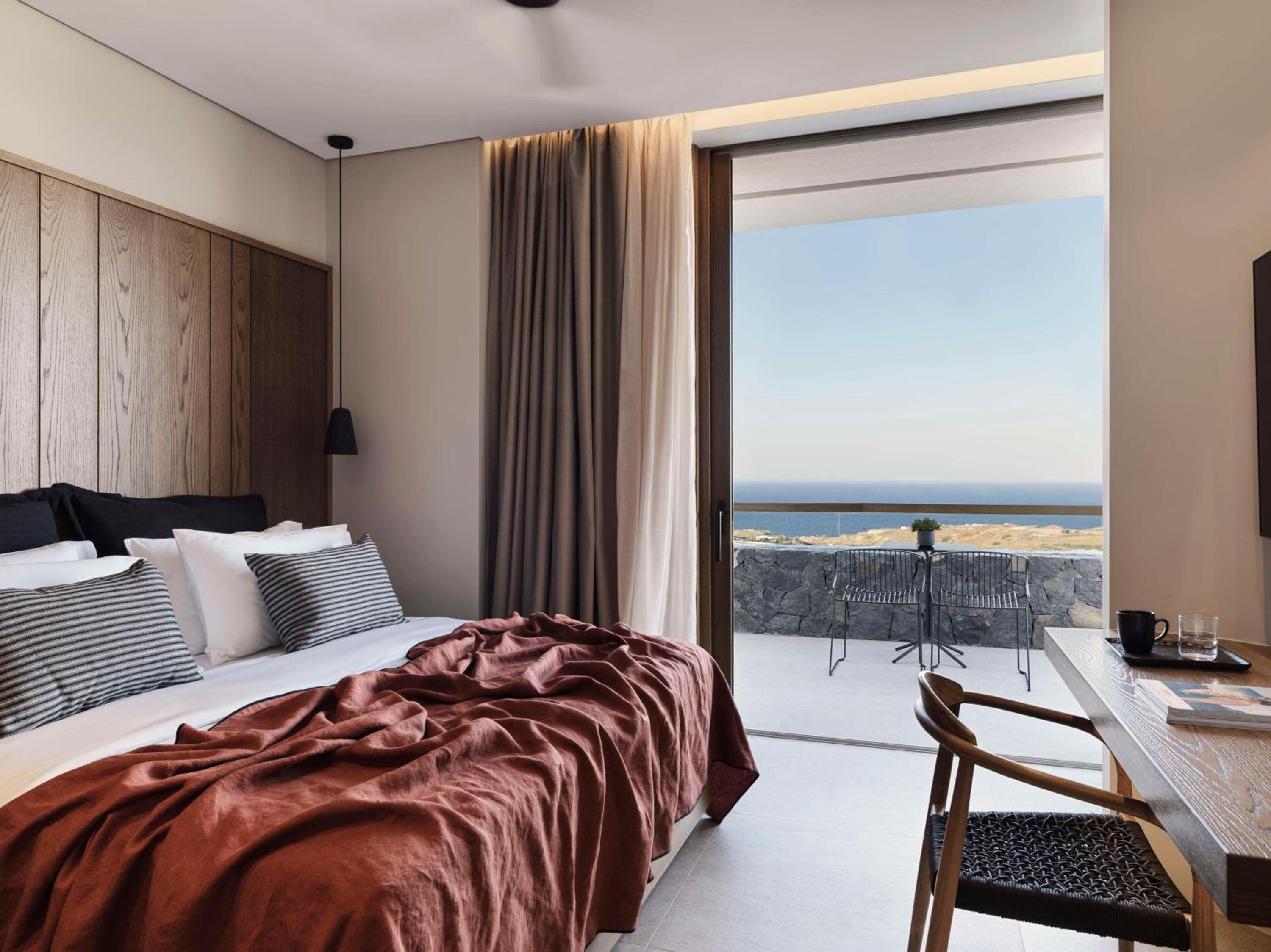 Lava Suite with Hot Tub and Sea View photo 1