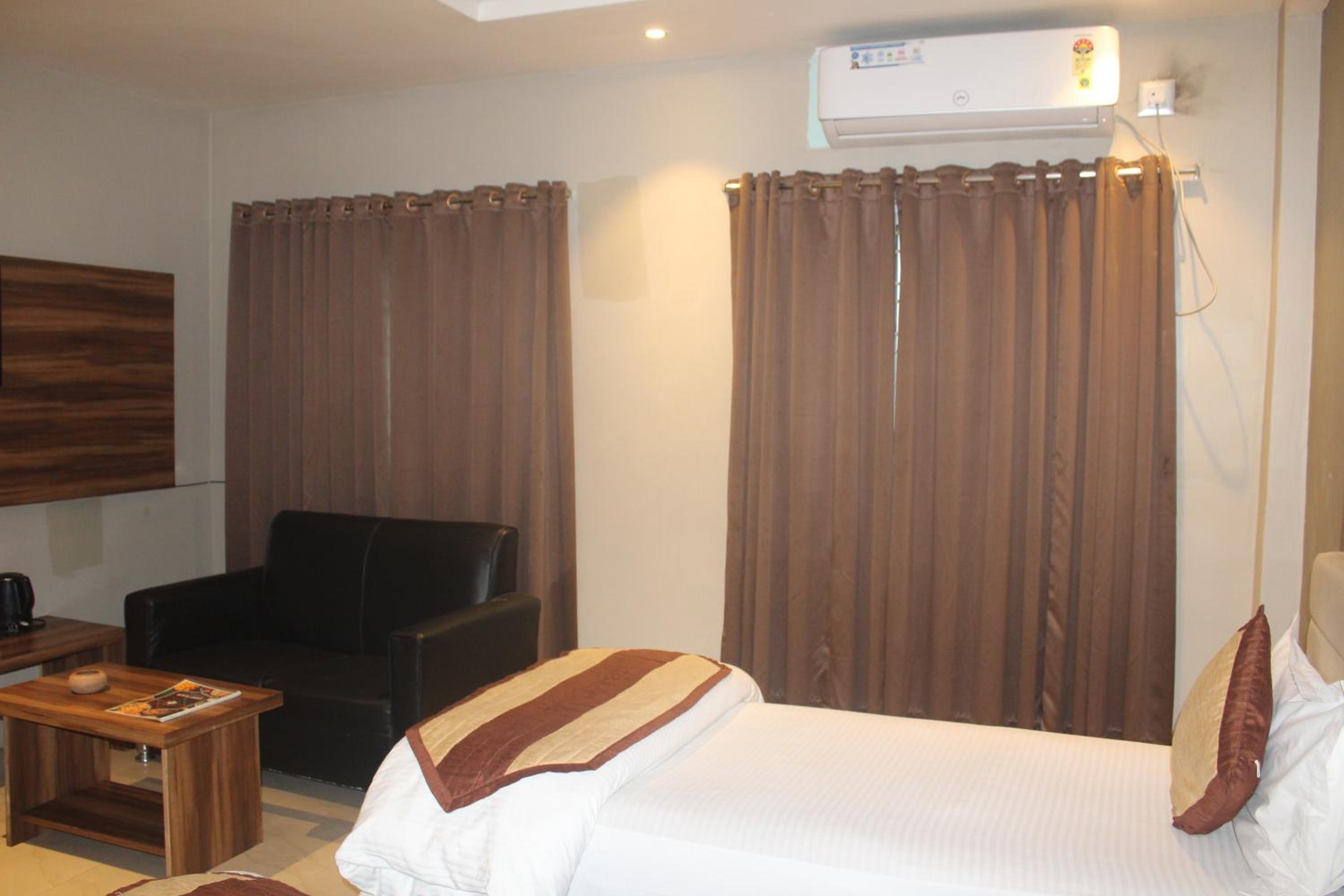 Superior Twin Room photo 3