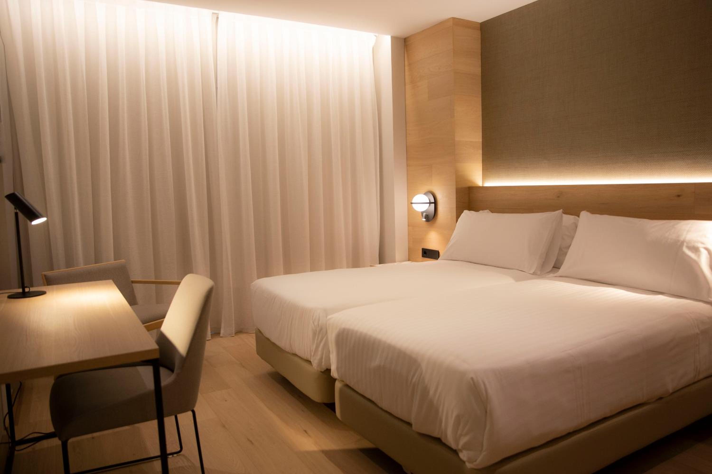 Double or Twin Room - Photo 2