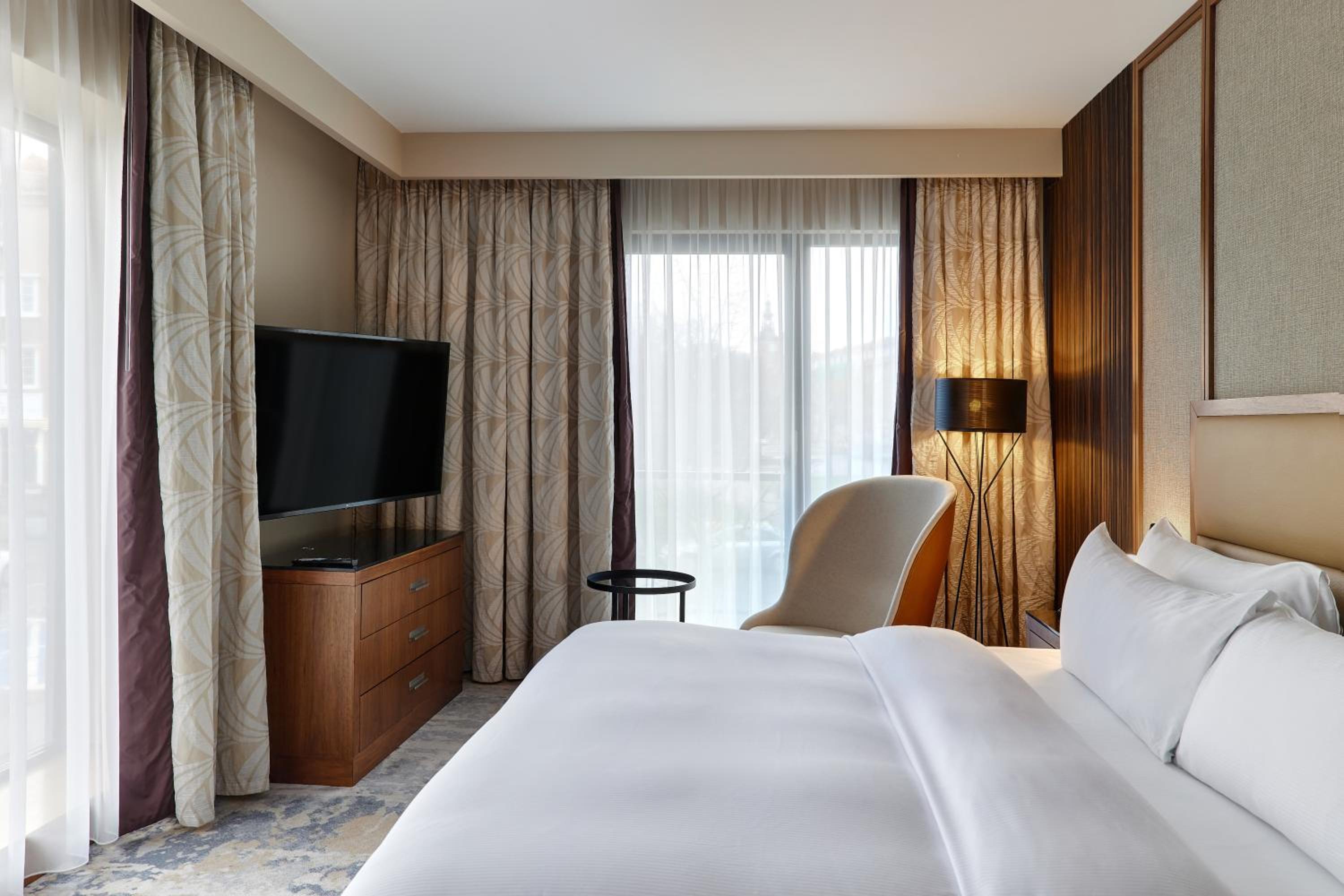King Guest Room - Photo 2