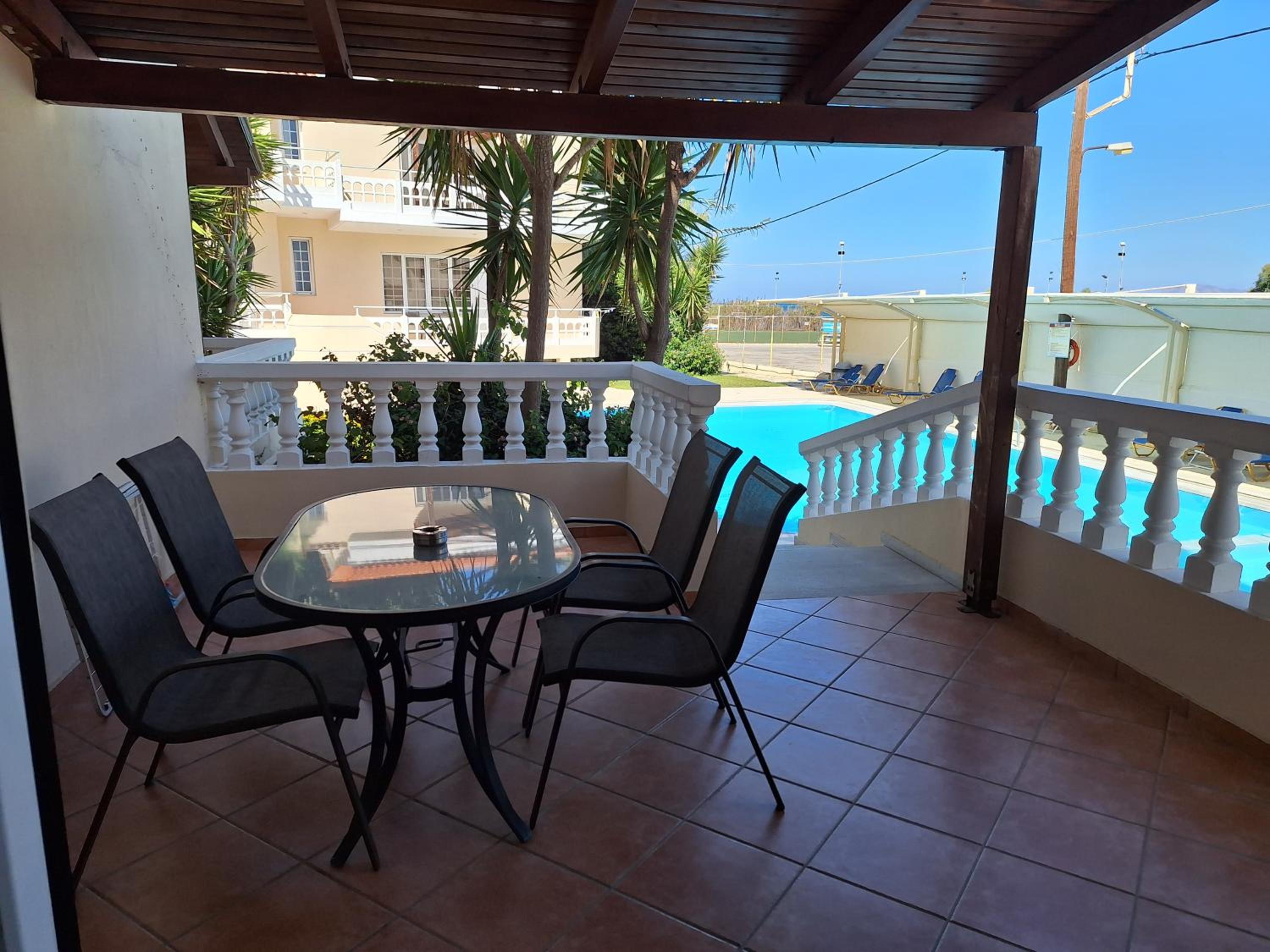  Two Bedroom Apartment with Pool View - Photo 2