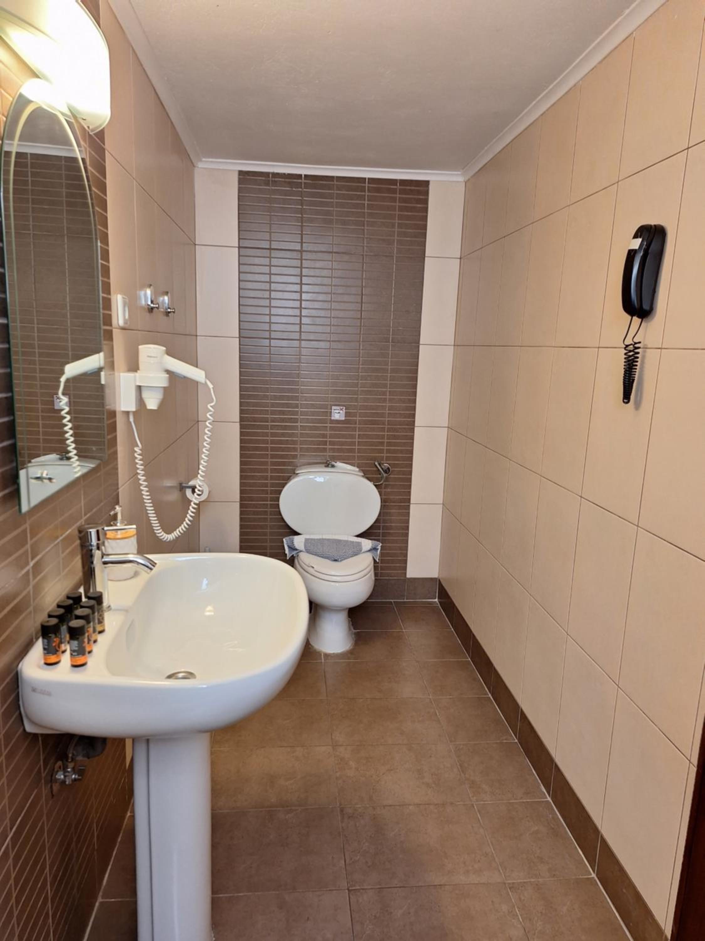  Two Bedroom Apartment with Pool View - Photo 3