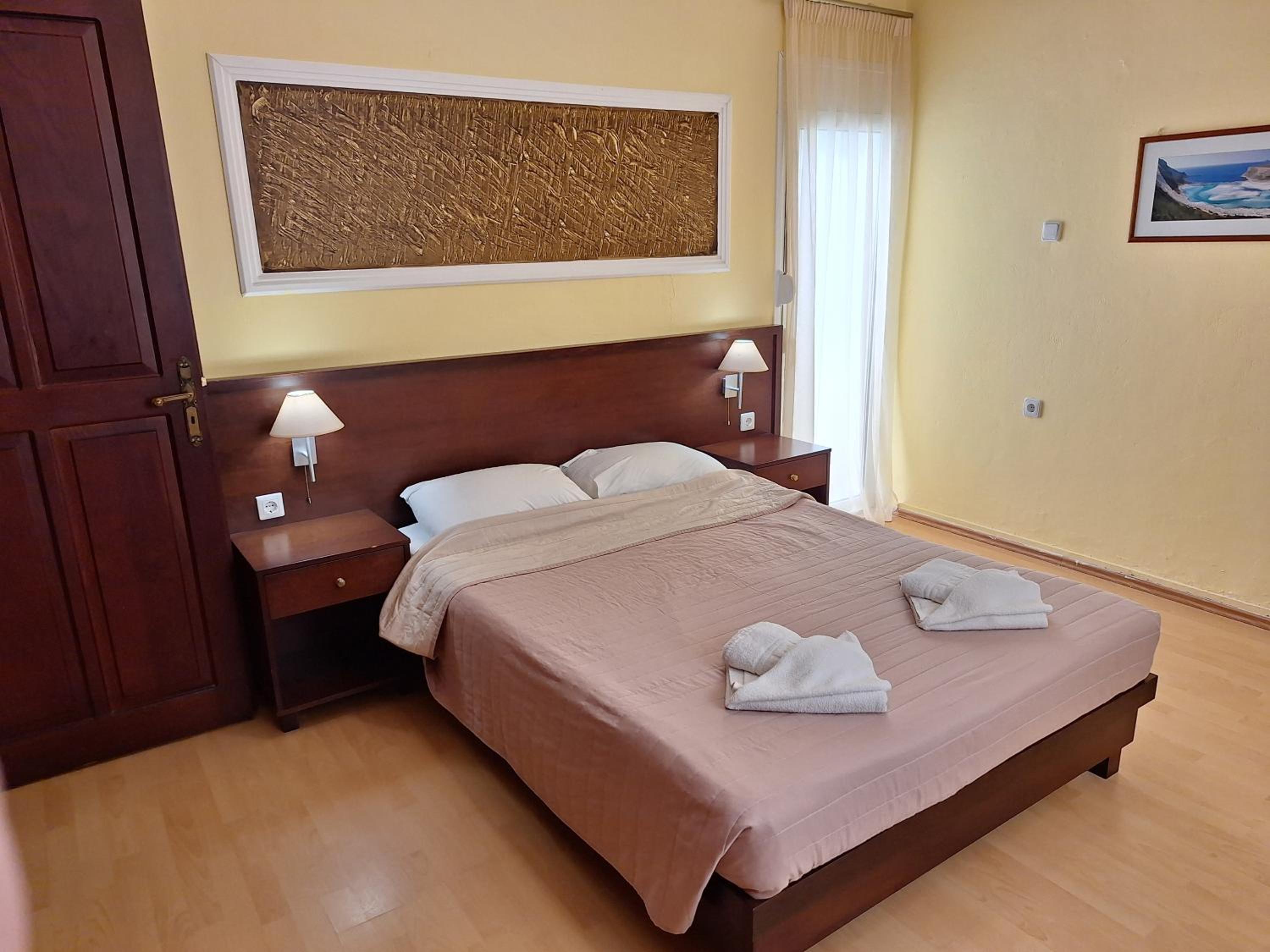  Two Bedroom Apartment with Pool View - Photo 1