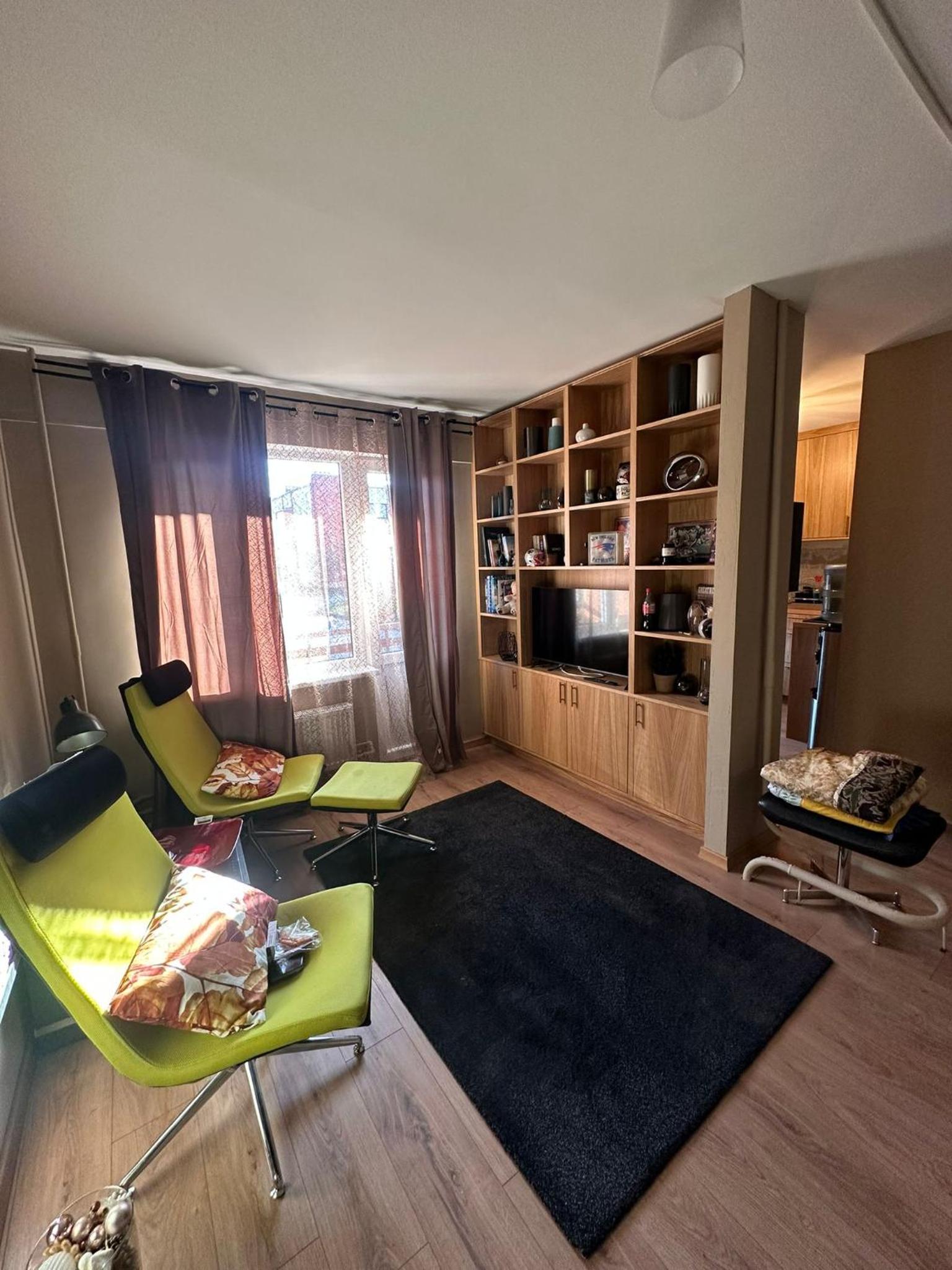 One-Bedroom Apartment photo 1